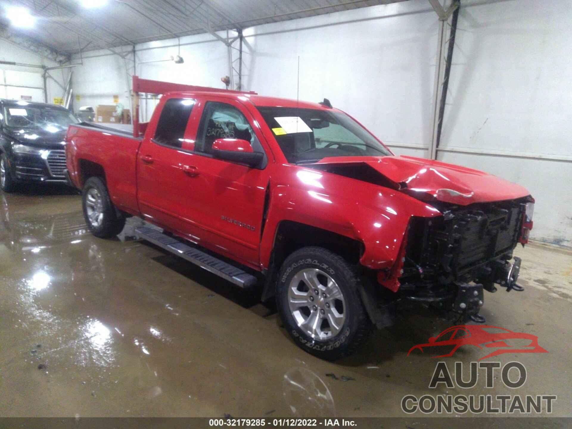 CHEVROLET SILVERADO 1500 2018 - 1GCVKREC7JZ178430