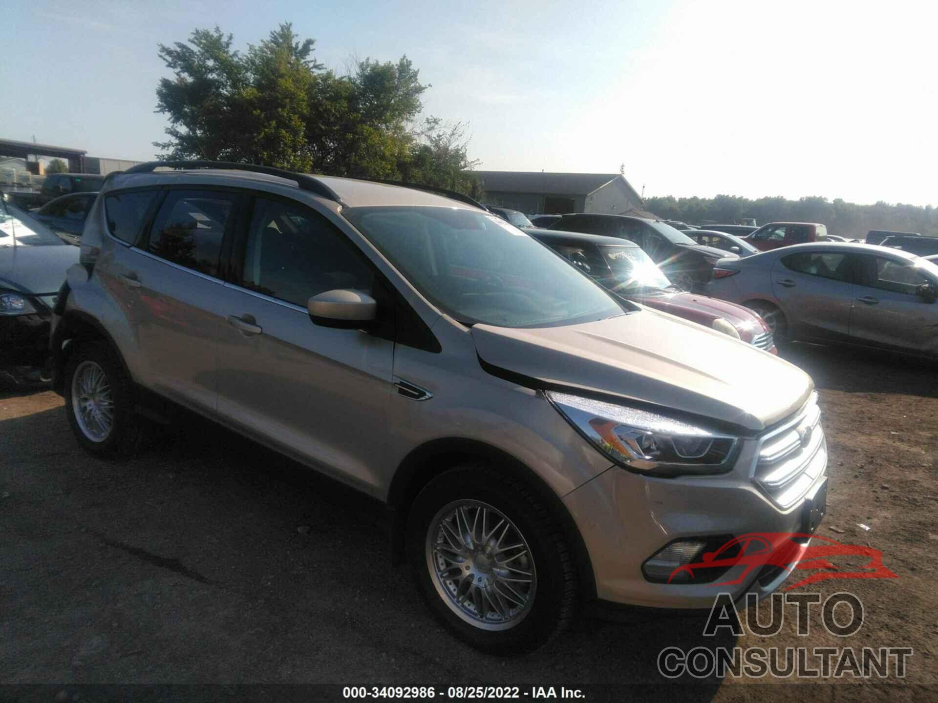 FORD ESCAPE 2017 - 1FMCU0GD0HUA12997