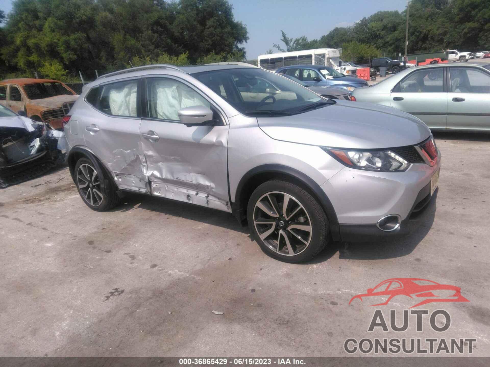 NISSAN ROGUE SPORT 2019 - JN1BJ1CR2KW627078