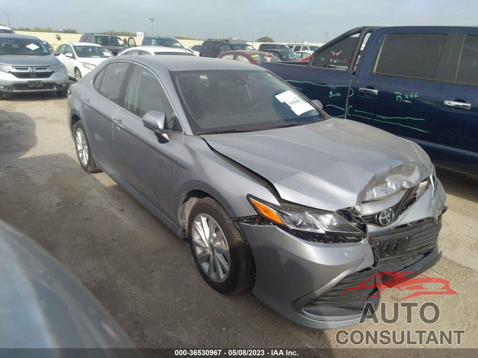 TOYOTA CAMRY 2022 - 4T1C11AK0NU698623
