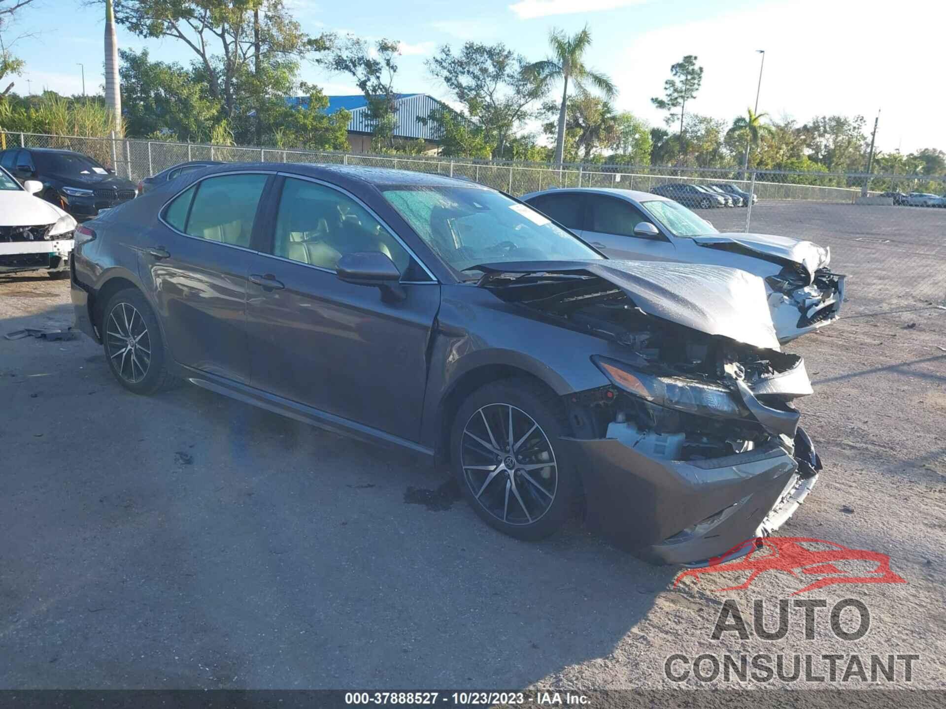 TOYOTA CAMRY 2021 - 4T1G11AK2MU573252