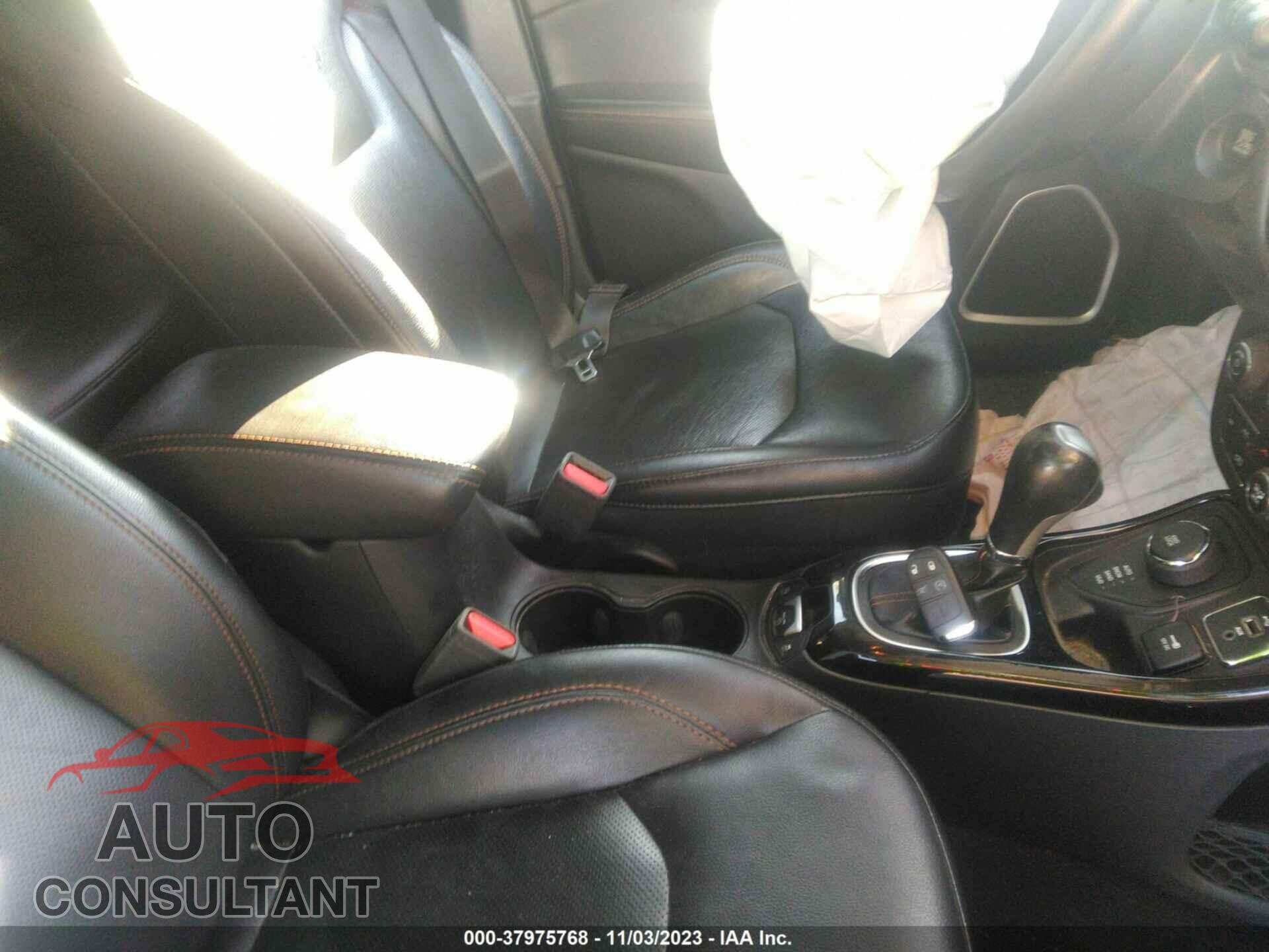 JEEP COMPASS 2019 - 3C4NJDCB2KT596404