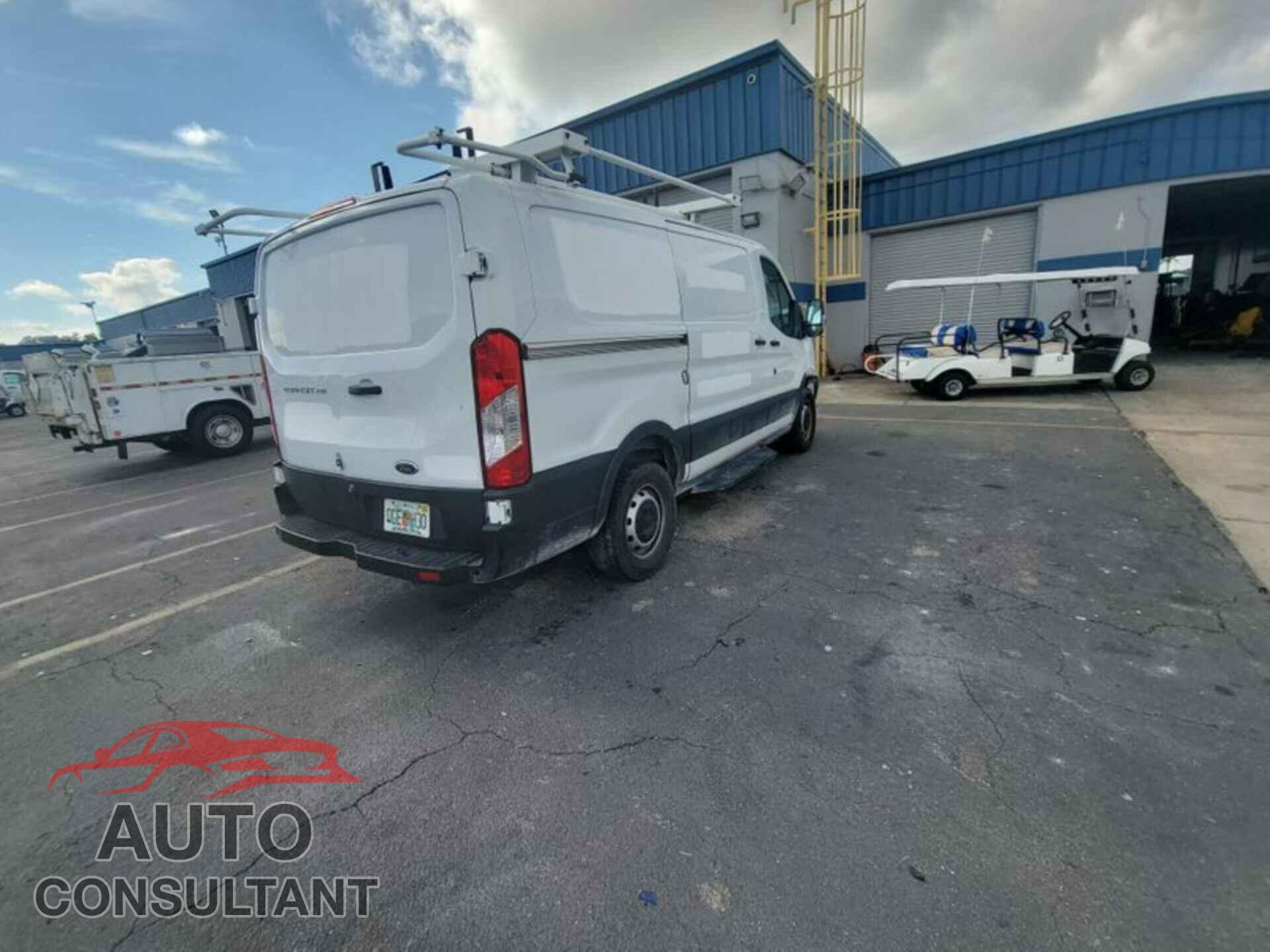 FORD TRANSIT 2019 - 1FTYR1YM2KKA31828