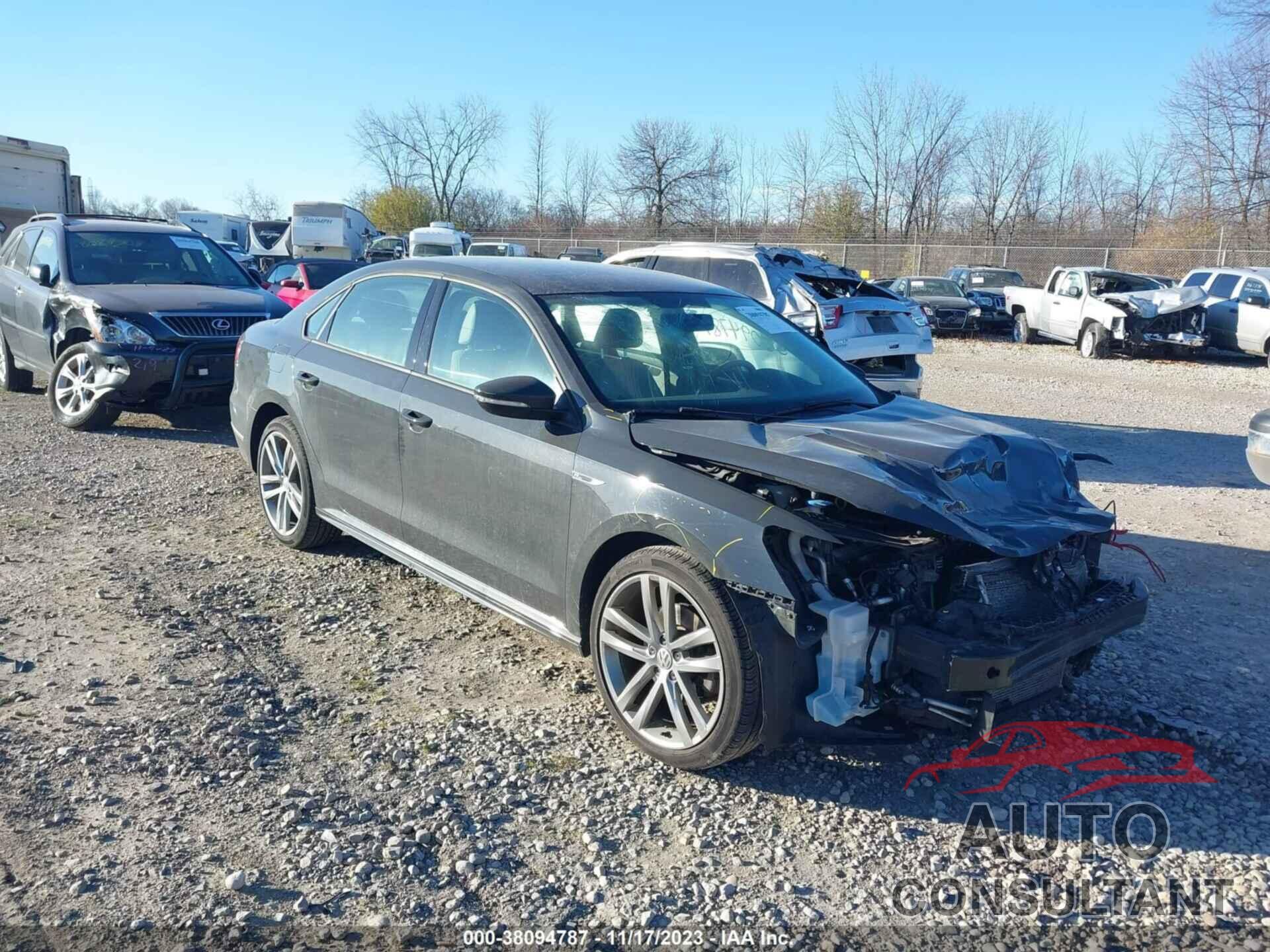 VOLKSWAGEN PASSAT 2018 - 1VWAA7A35JC001063