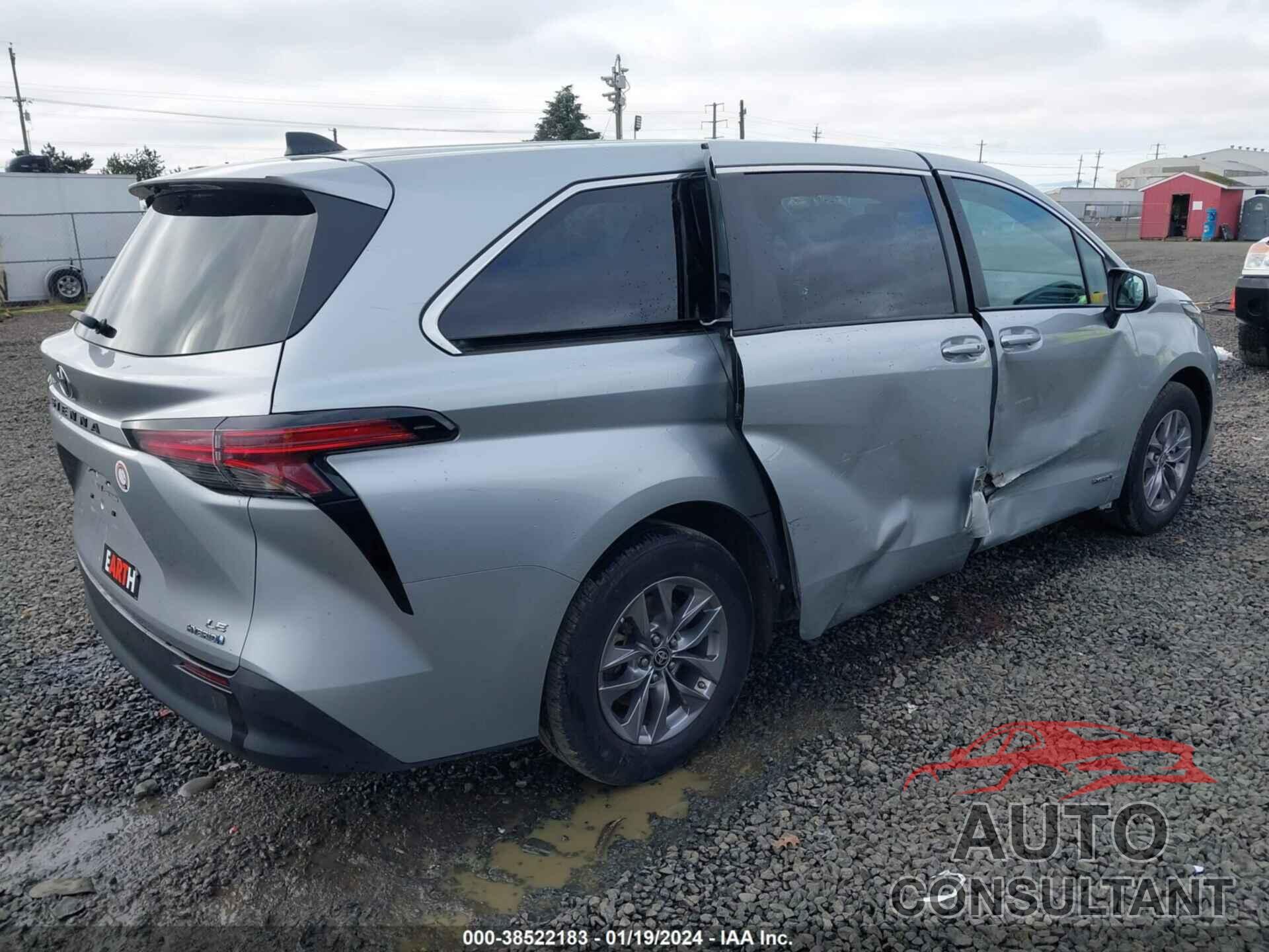 TOYOTA SIENNA 2021 - 5TDKRKEC2MS037695