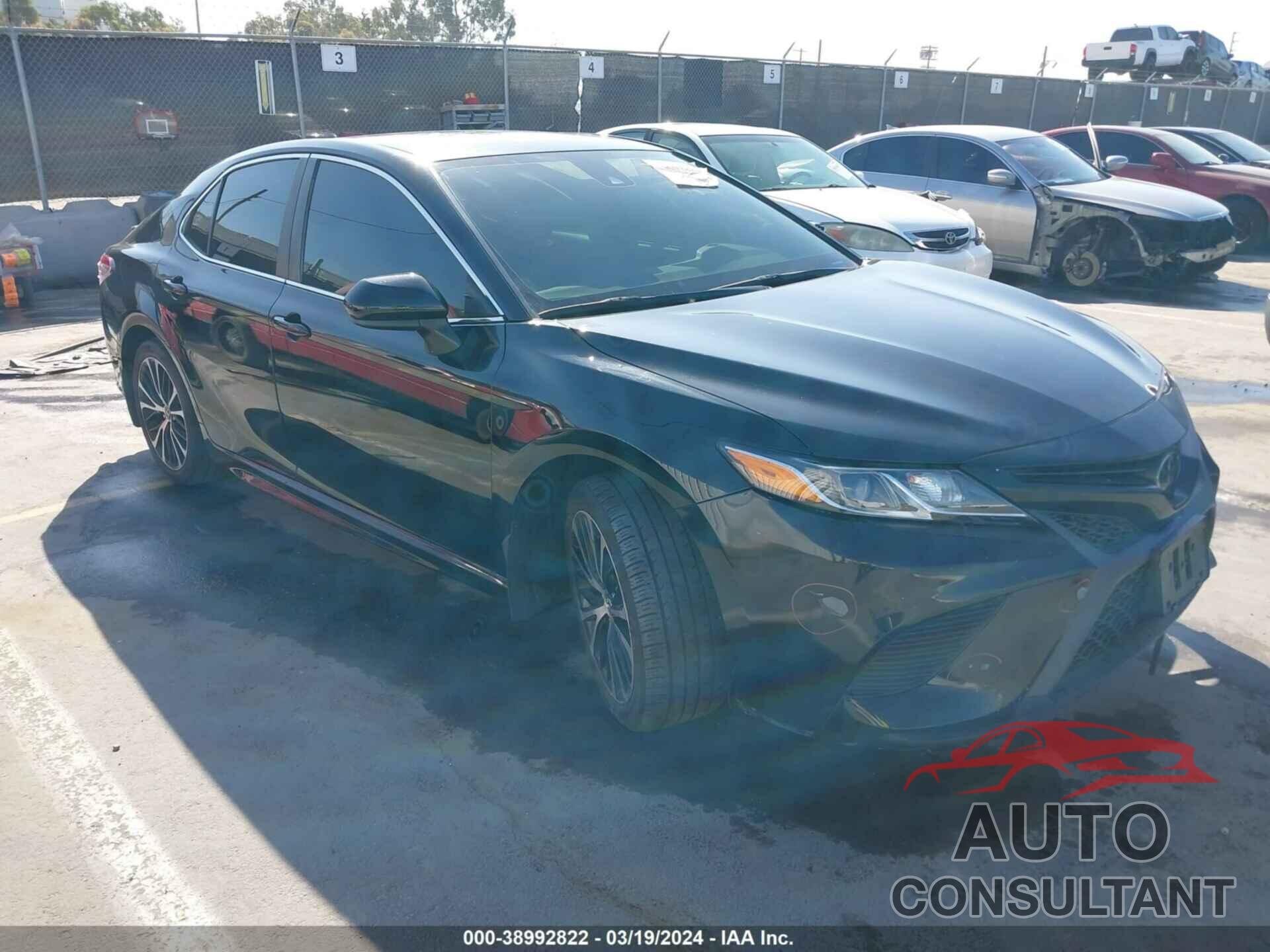TOYOTA CAMRY 2020 - 4T1G11AK6LU895570
