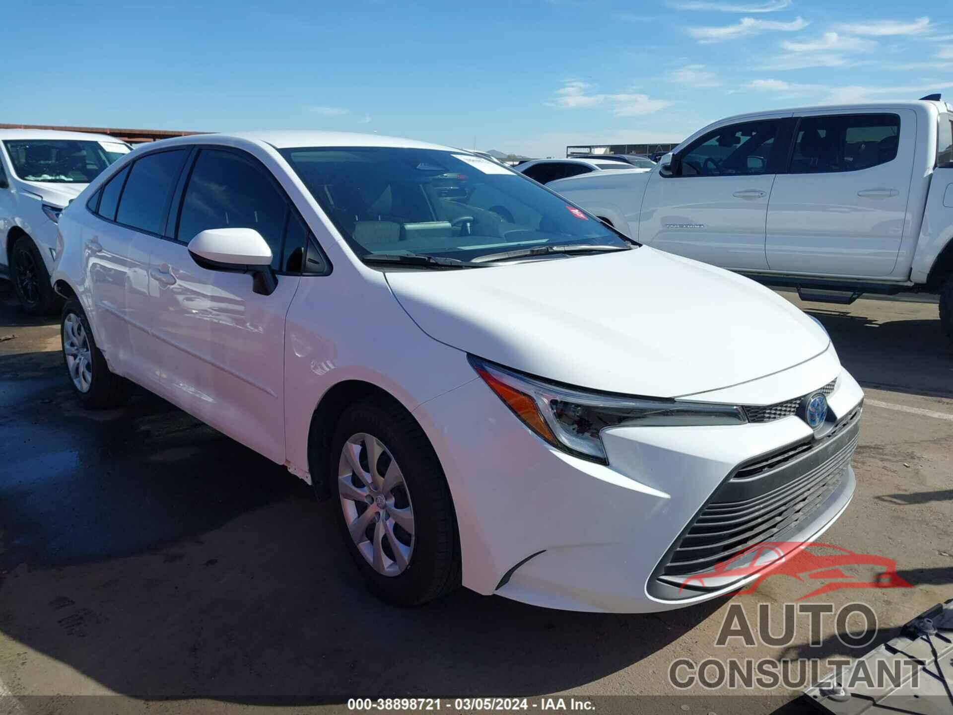 TOYOTA COROLLA 2023 - JTDBCMFE8PJ010631