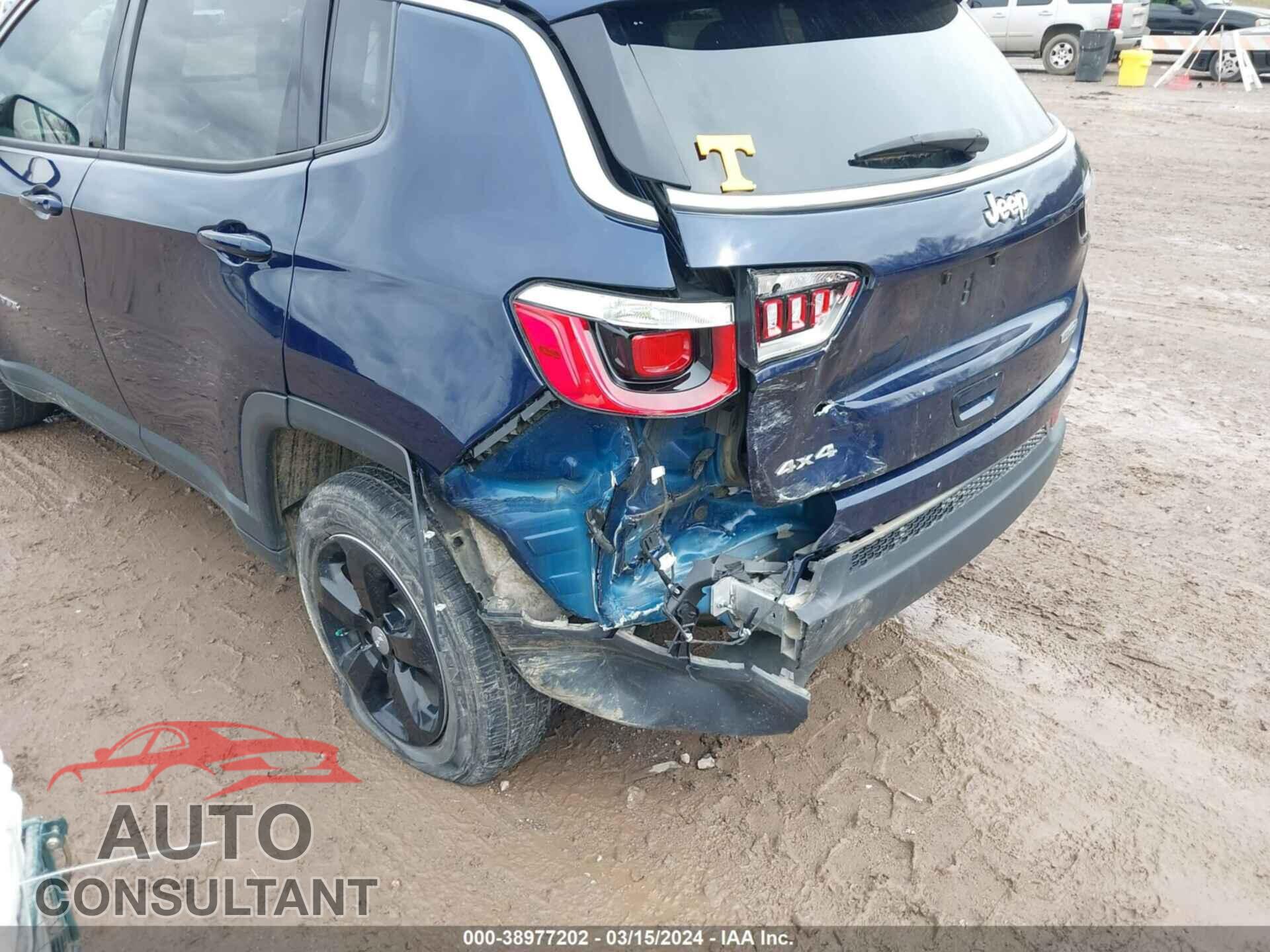 JEEP COMPASS 2018 - 3C4NJDBB8JT483072