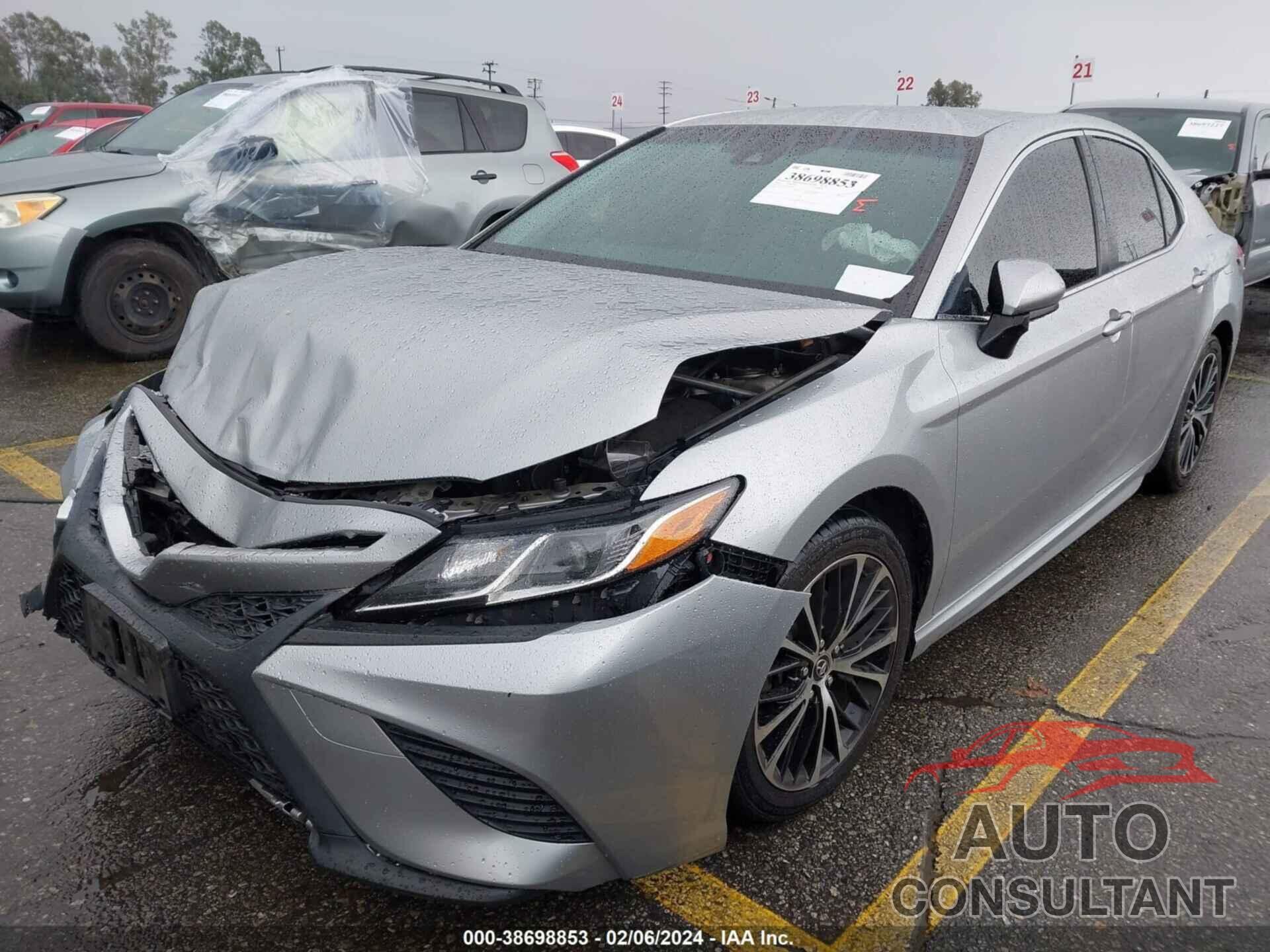 TOYOTA CAMRY 2018 - JTNB11HK8J3039819