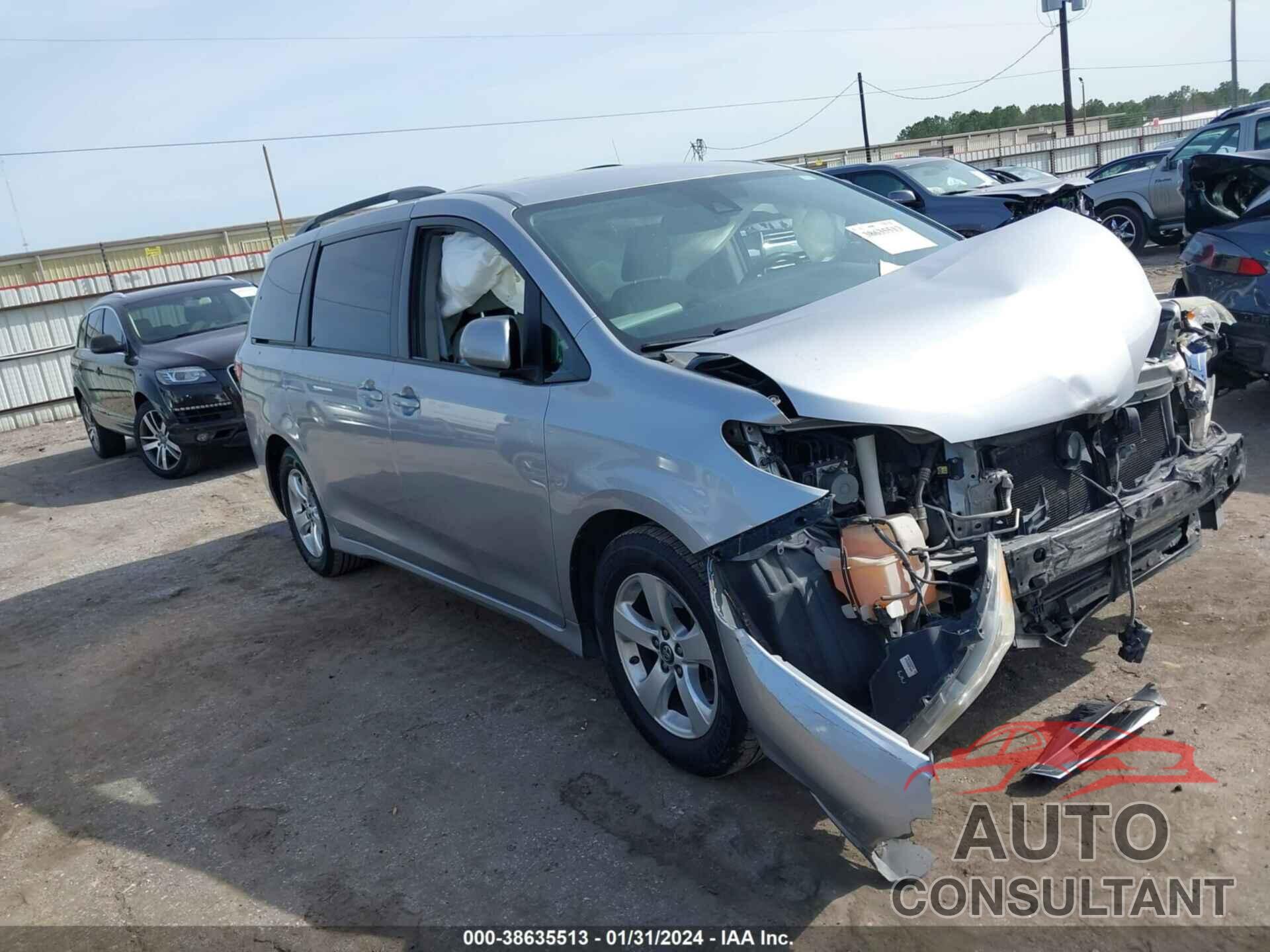 TOYOTA SIENNA 2018 - 5TDKZ3DC3JS910261