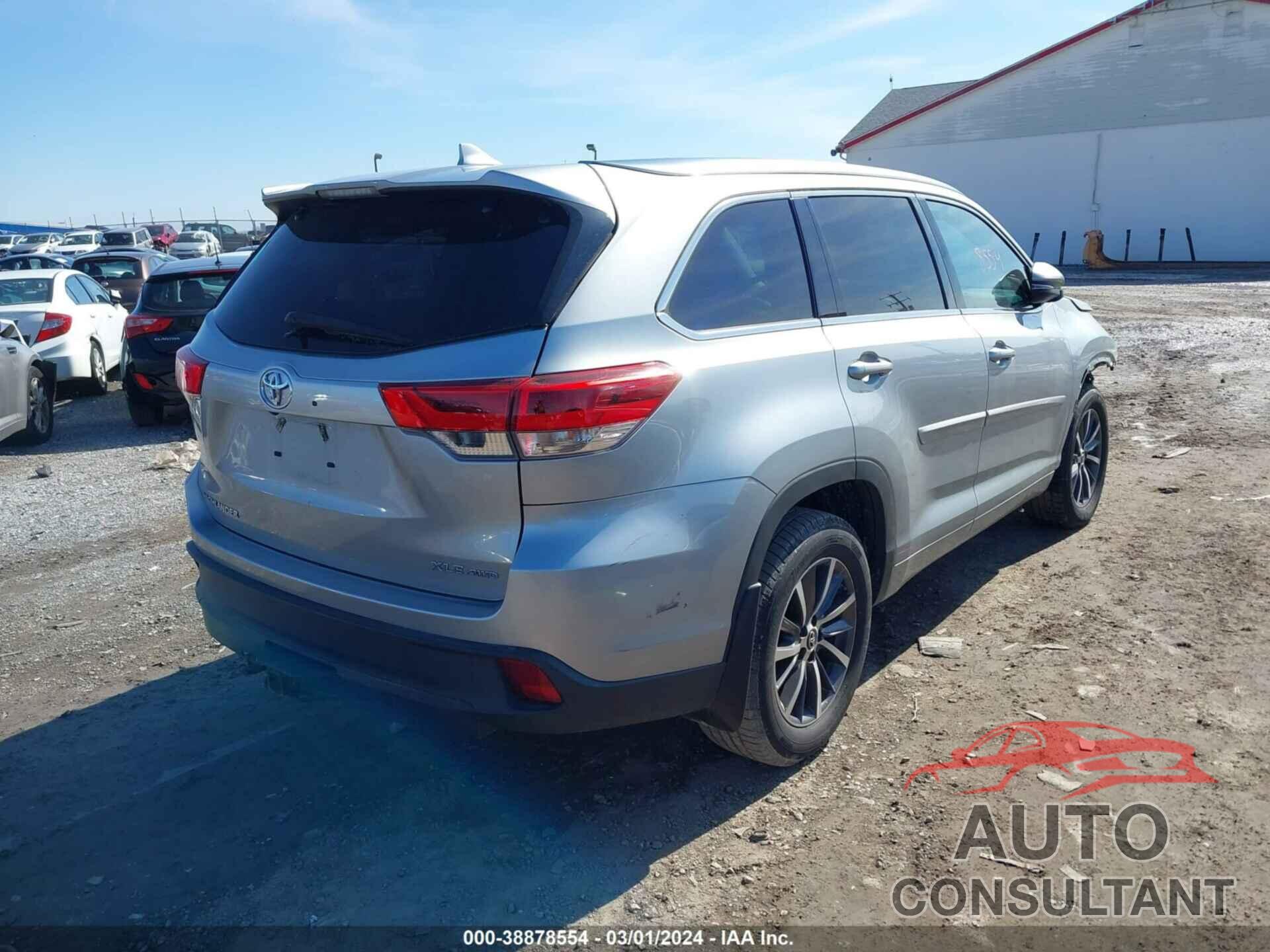 TOYOTA HIGHLANDER 2018 - 5TDJZRFH9JS531580