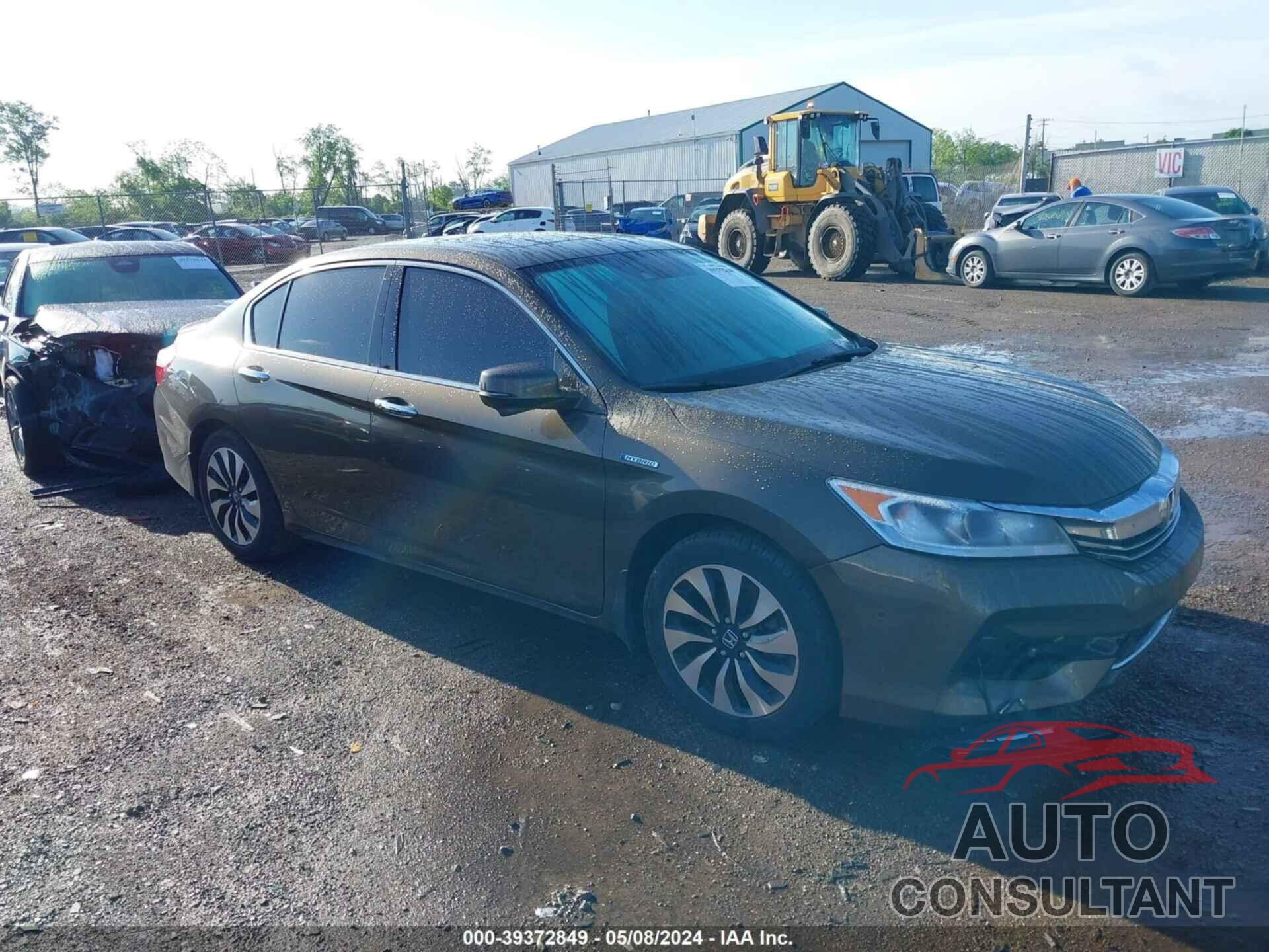 HONDA ACCORD 2017 - JHMCR6F57HC013121