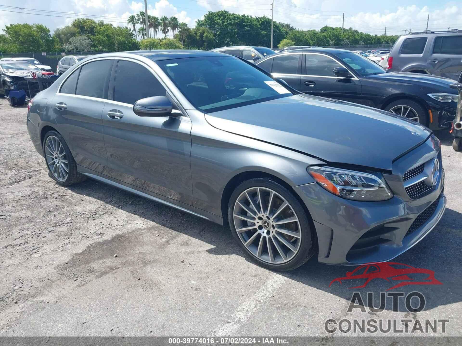 MERCEDES-BENZ C 300 2019 - 55SWF8EB3KU285183