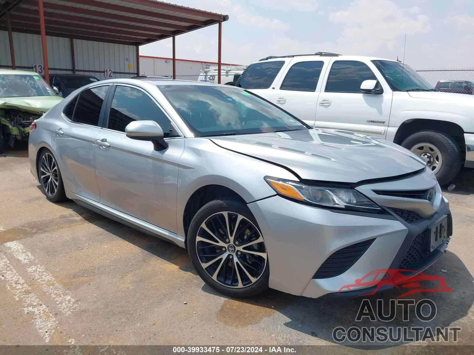 TOYOTA CAMRY 2018 - 4T1B11HK0JU615509