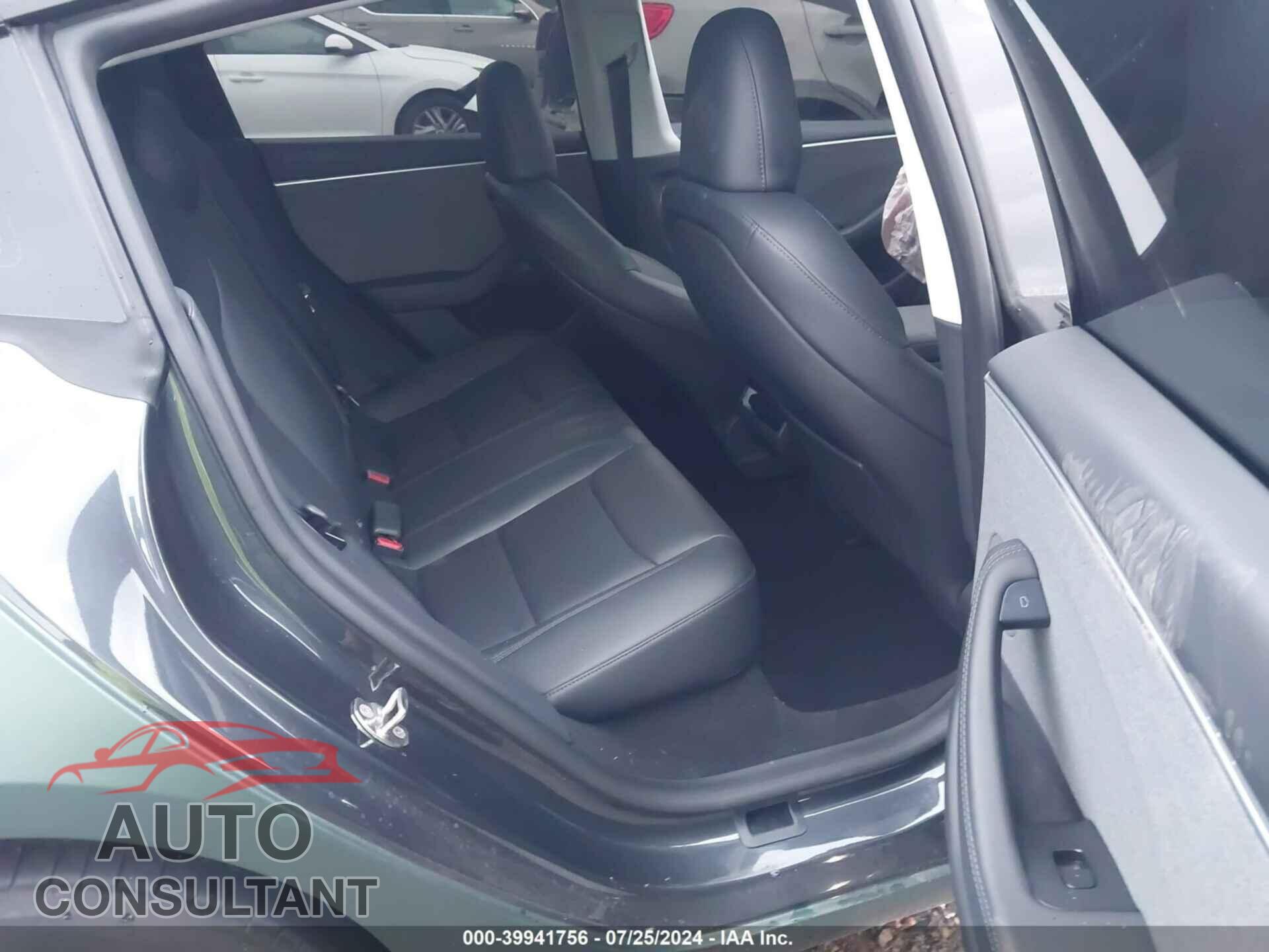 TESLA MODEL 3 2024 - 5YJ3E1EA0RF734836