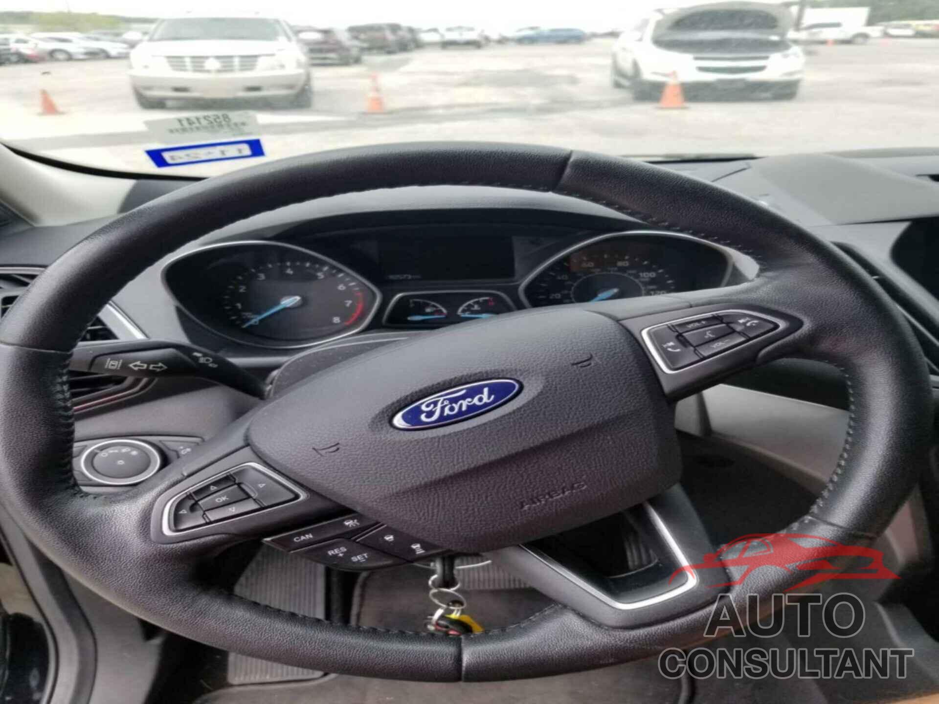 FORD ESCAPE 2018 - 1FMCU0HD6JUA75736