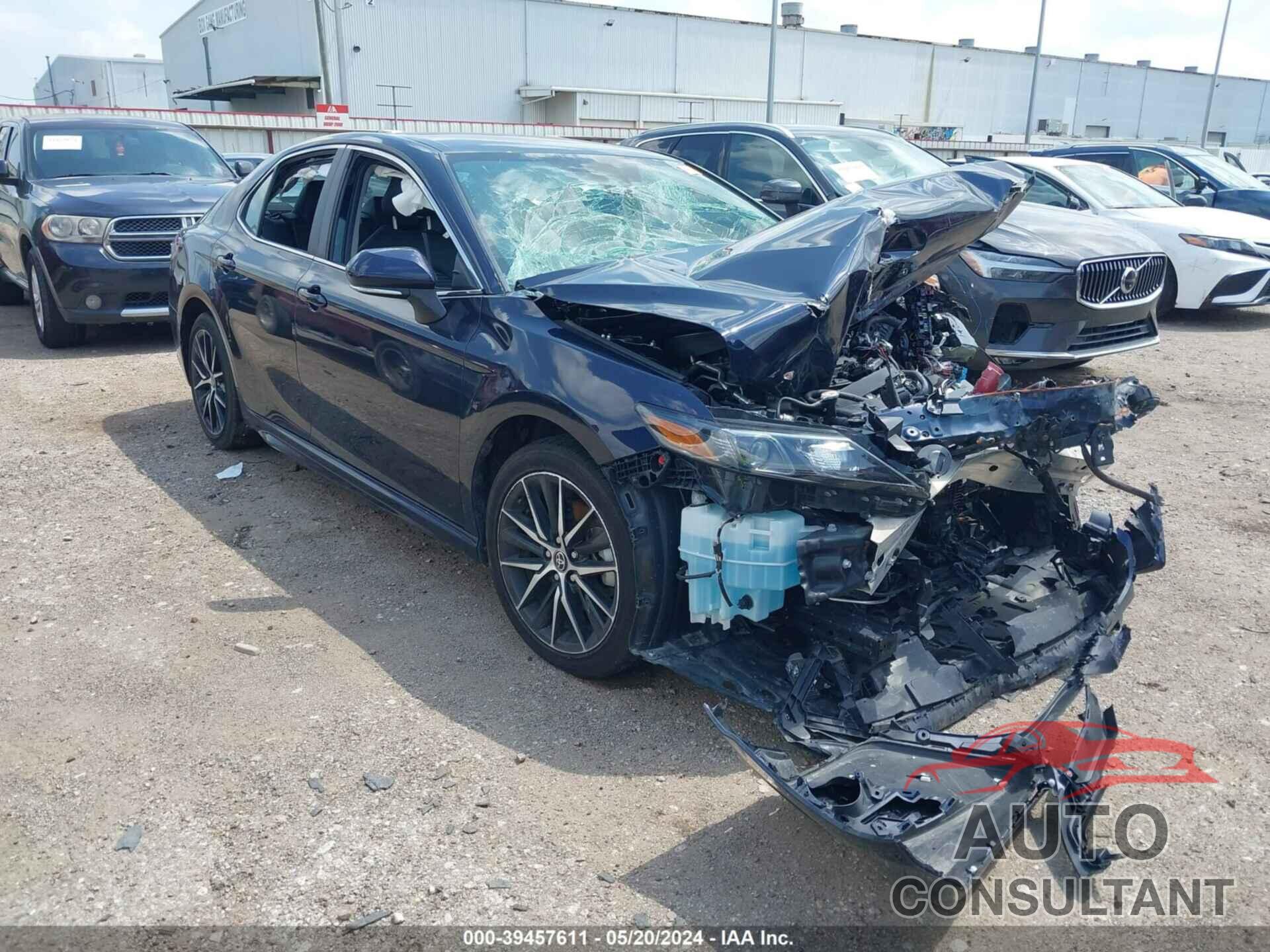 TOYOTA CAMRY 2022 - 4T1G11AK8NU678069