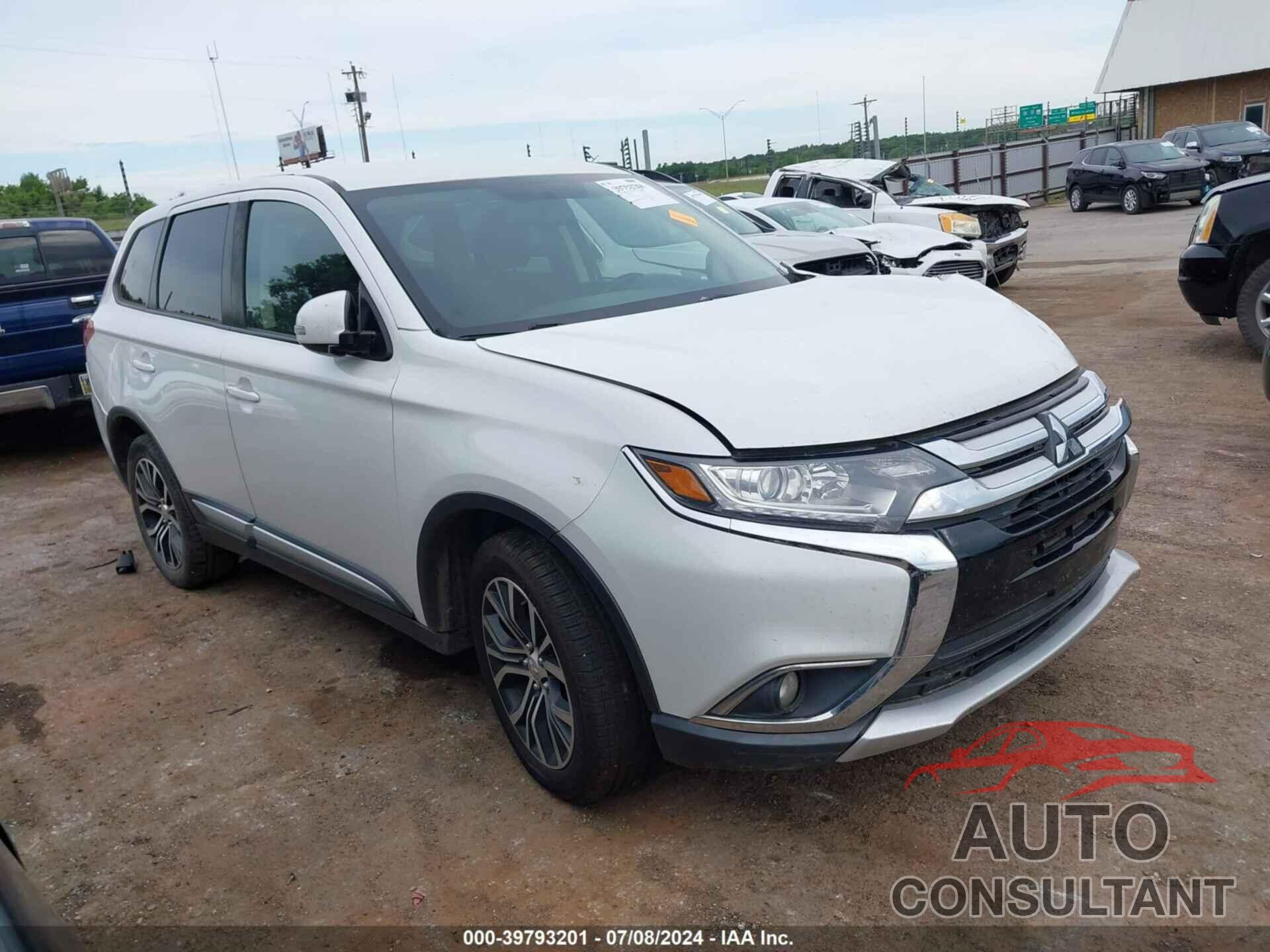 MITSUBISHI OUTLANDER 2018 - JA4AD3A36JZ032588