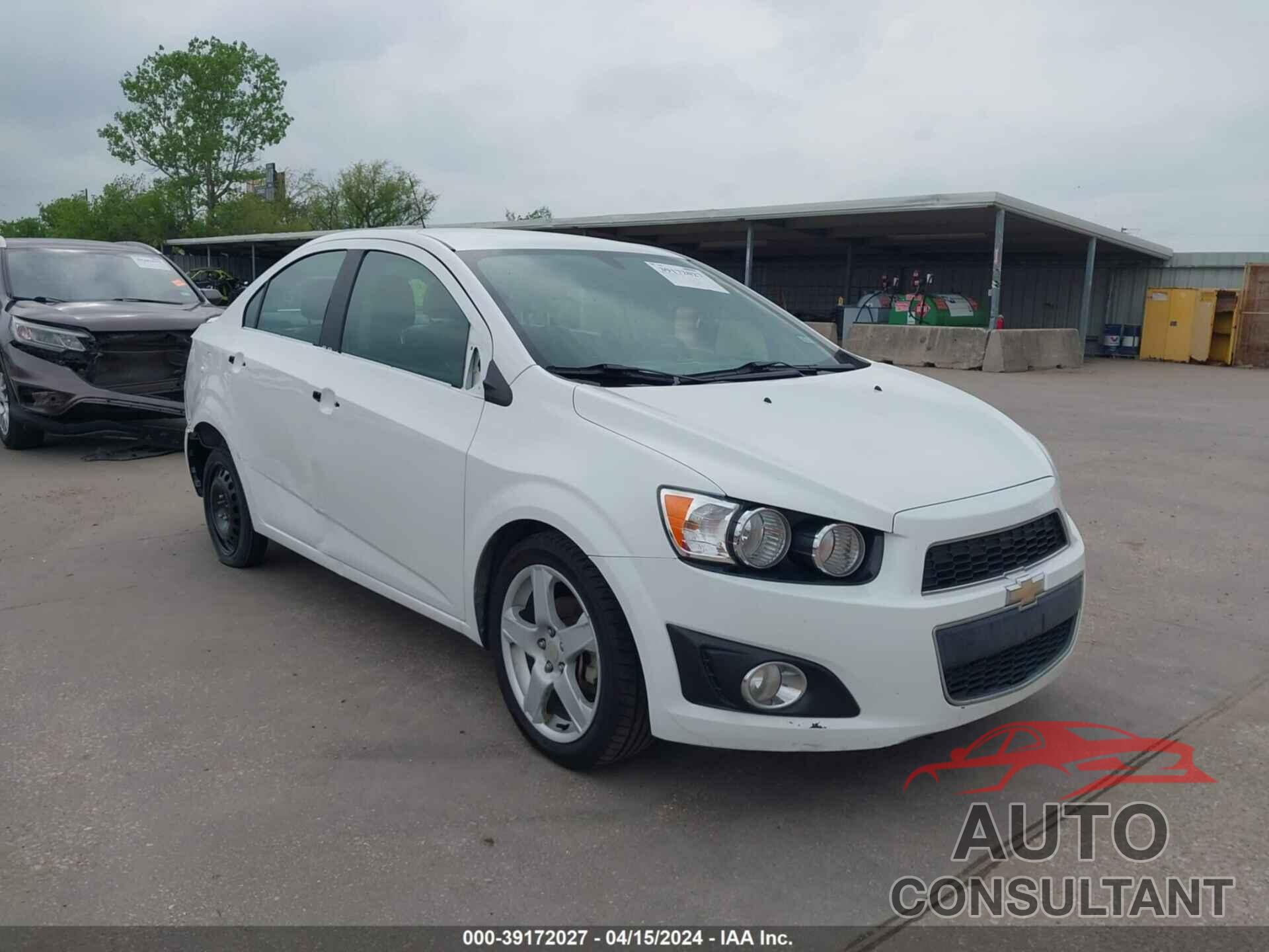 CHEVROLET SONIC 2016 - 1G1JE5SBXG4137184