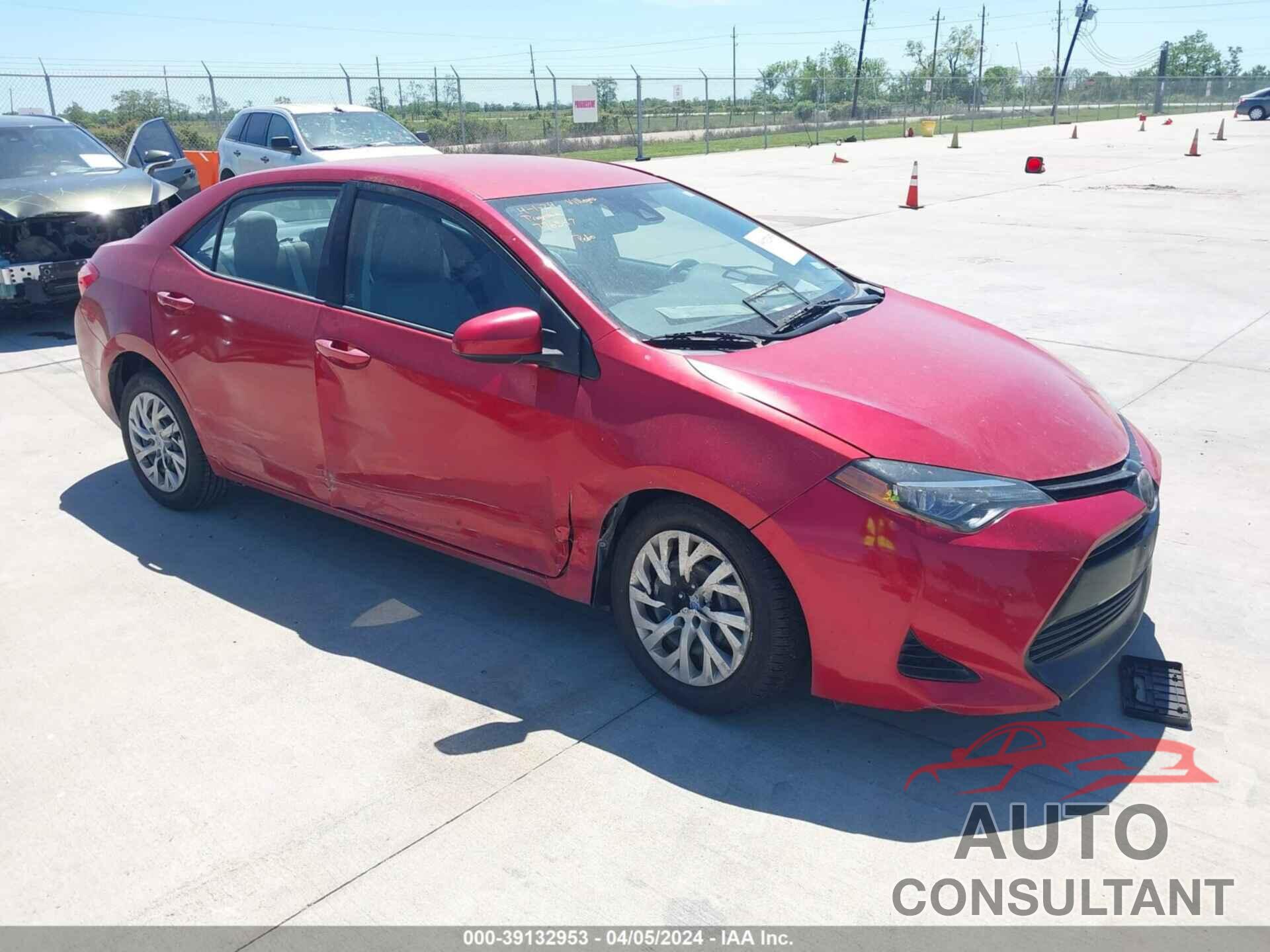 TOYOTA COROLLA 2018 - 5YFBURHE3JP741185
