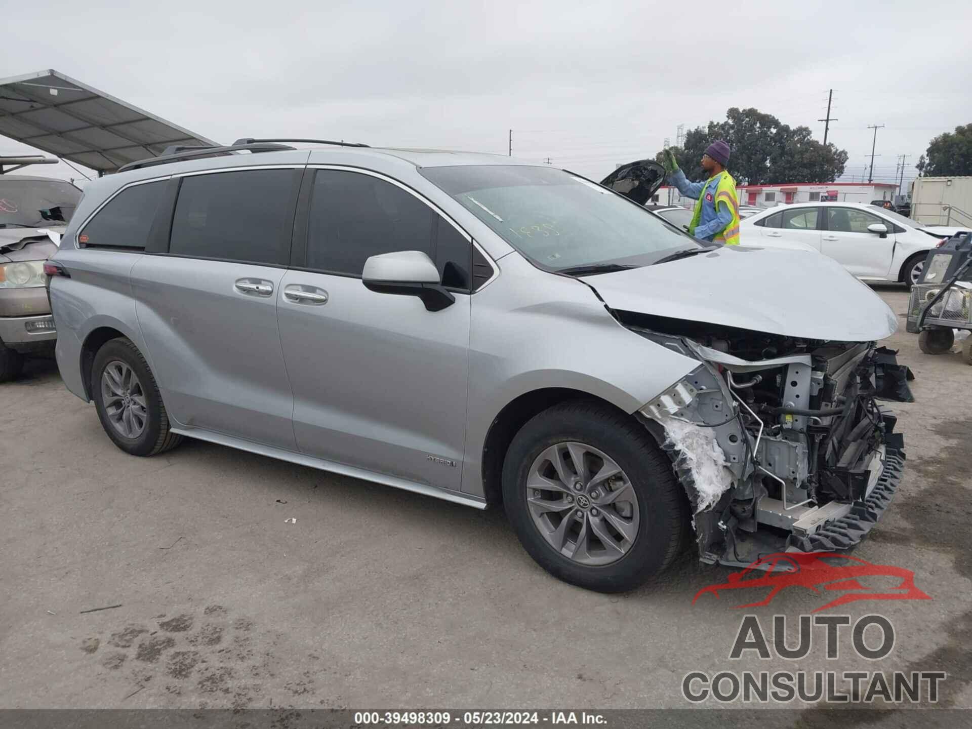 TOYOTA SIENNA 2021 - 5TDYRKEC4MS065153