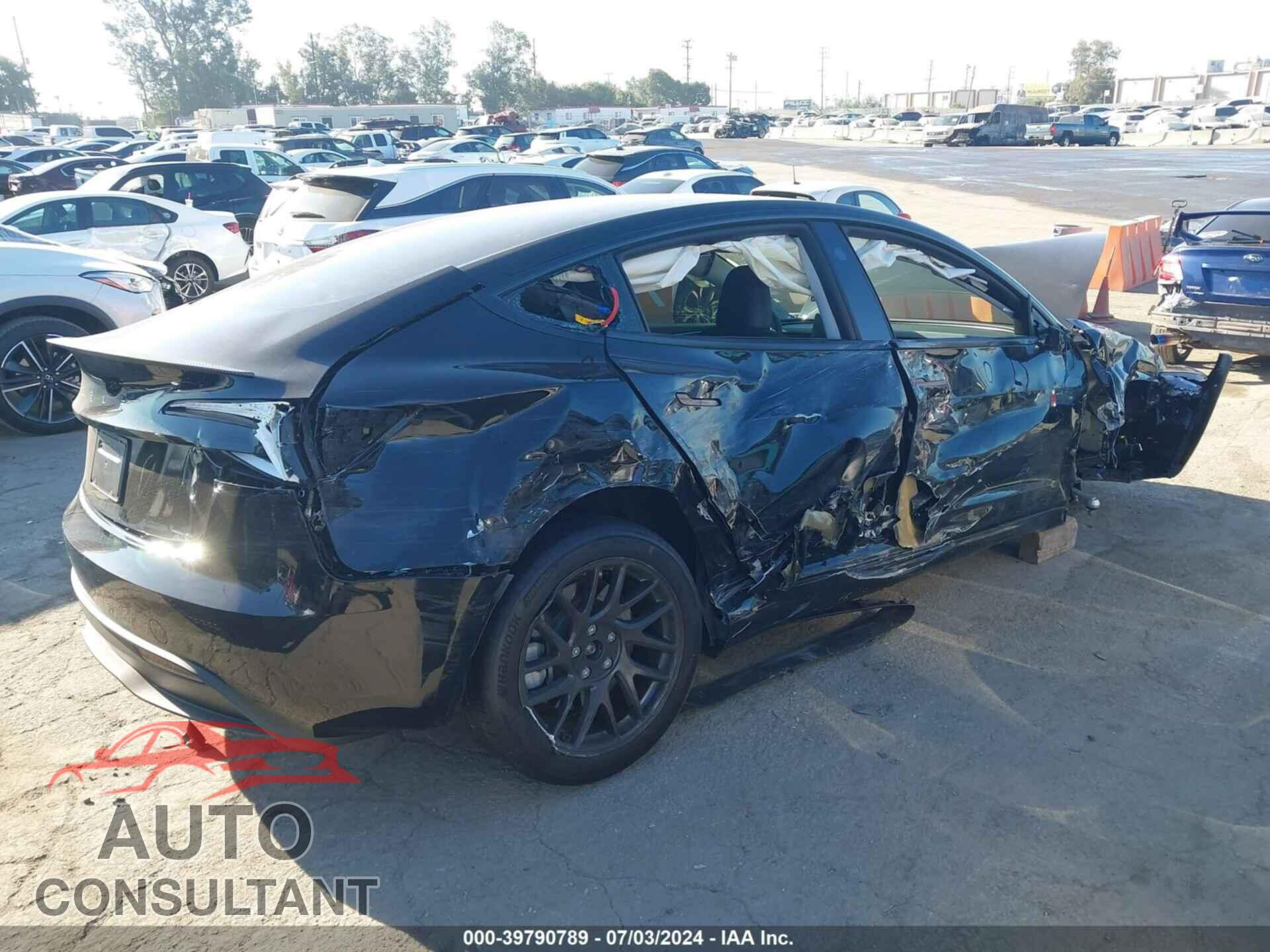 TESLA MODEL 3 2024 - 5YJ3E1EA5RF756475