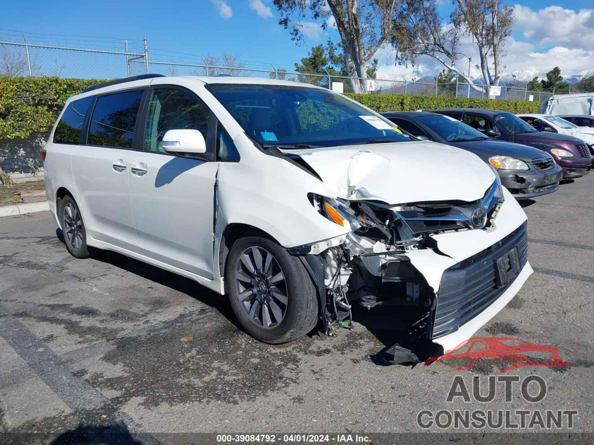 TOYOTA SIENNA 2018 - 5TDYZ3DC9JS941301