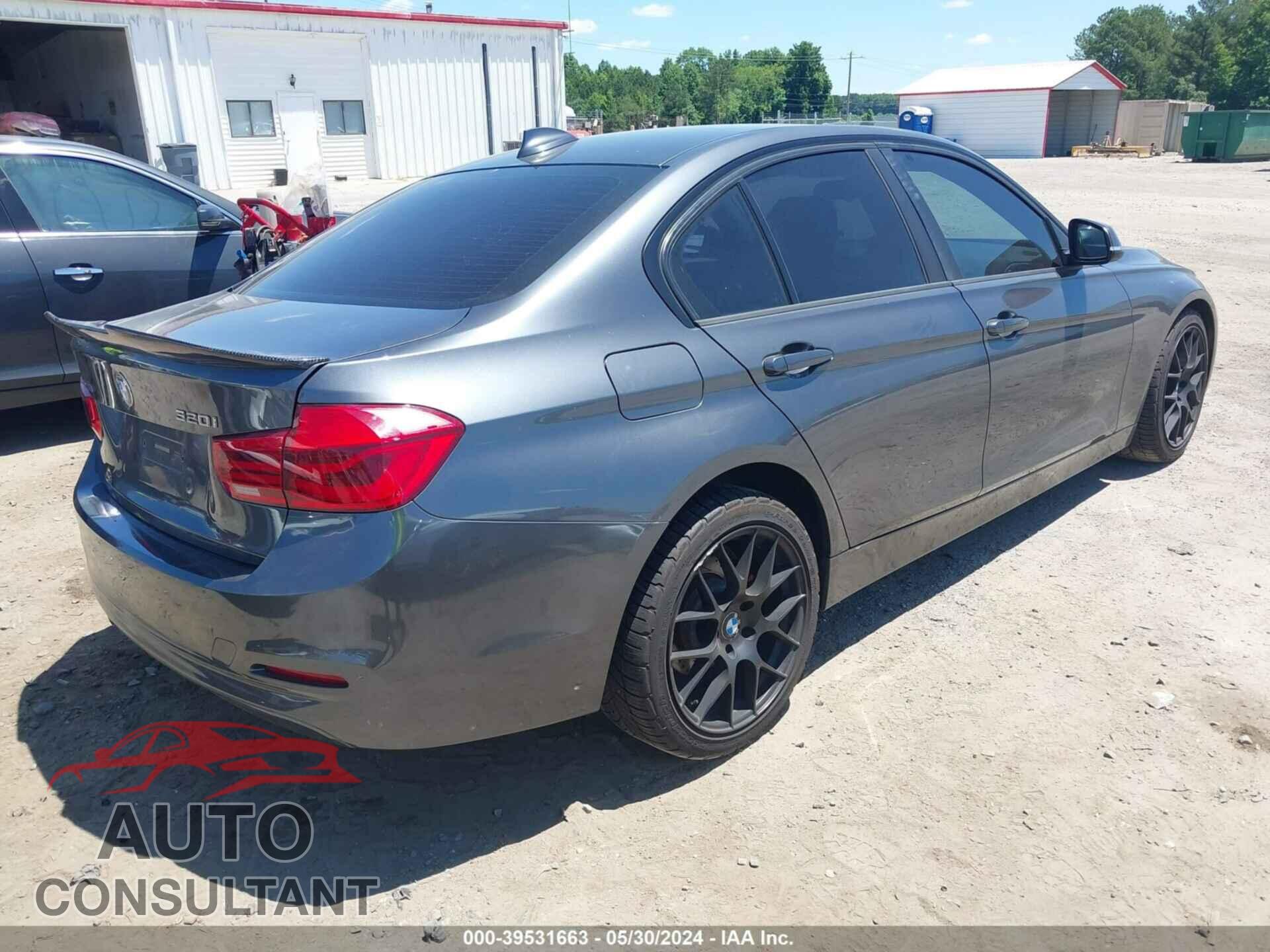 BMW 320I 2016 - WBA8E5G52GNU20114