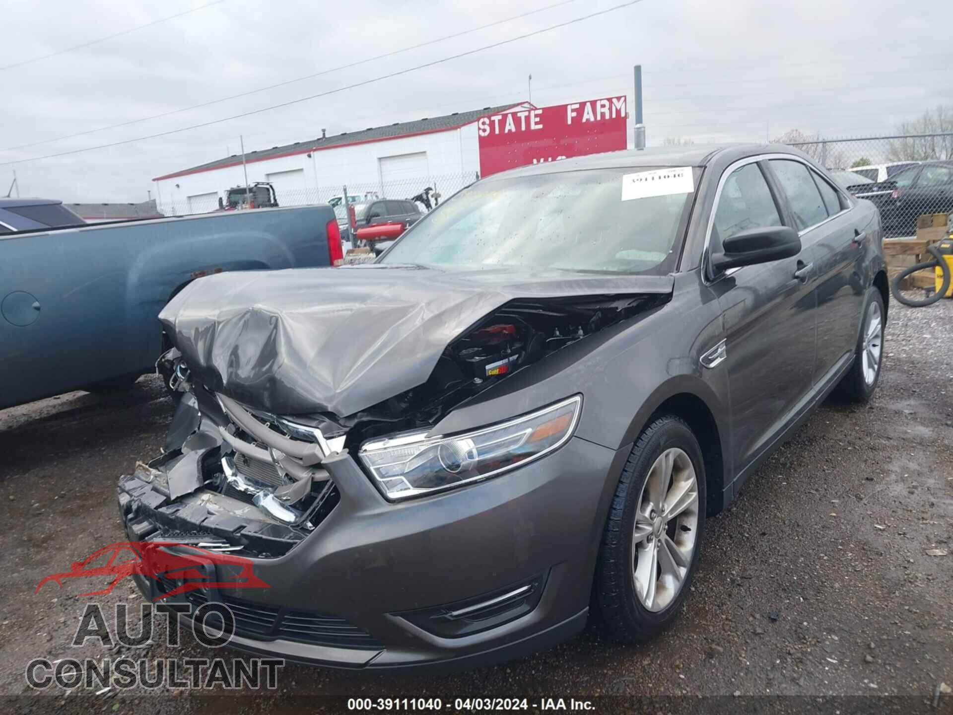 FORD TAURUS 2017 - 1FAHP2E82HG120755