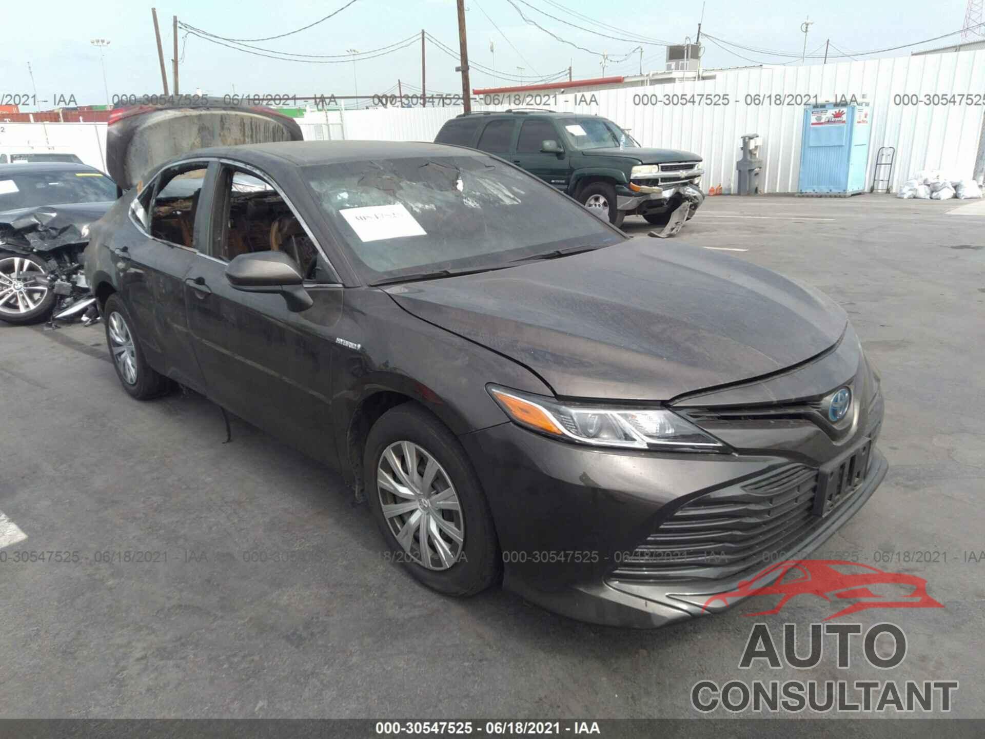 TOYOTA CAMRY 2018 - 4T1B31HK0JU002896