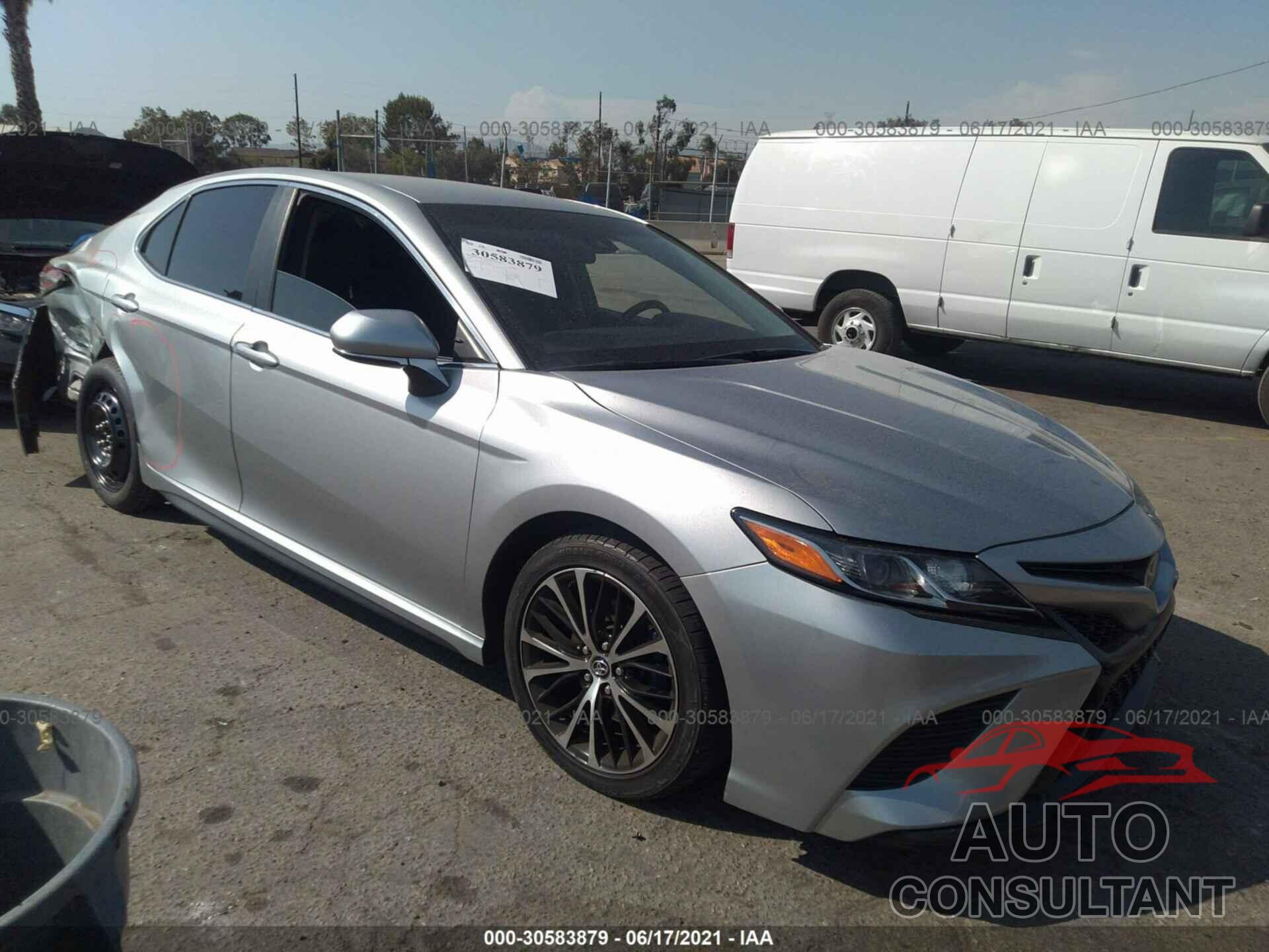 TOYOTA CAMRY 2018 - 4T1B11HKXJU578856