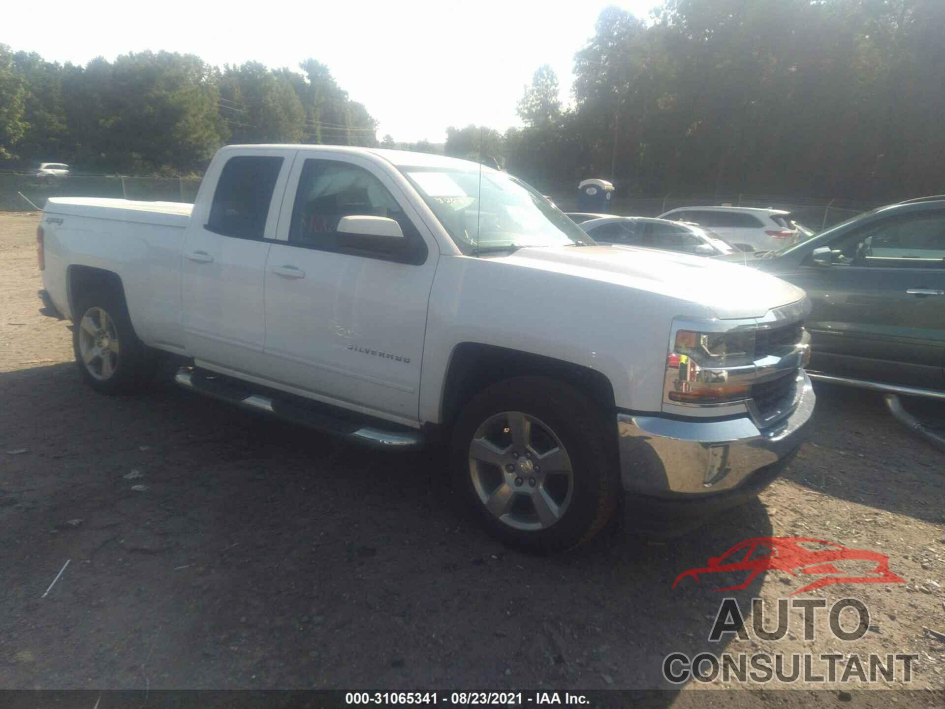 CHEVROLET SILVERADO 1500 2018 - 1GCVKREC2JZ382519