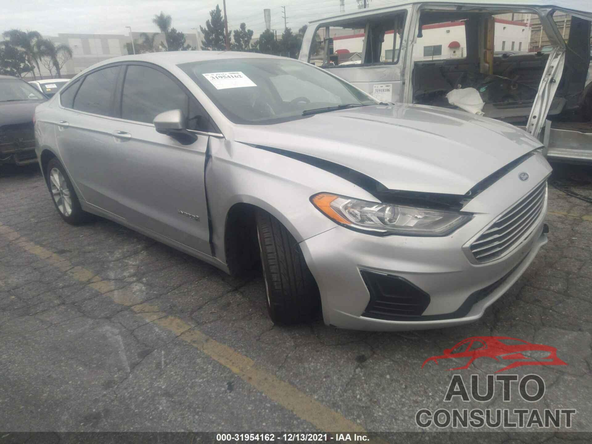 FORD FUSION HYBRID 2019 - 3FA6P0LU9KR175148