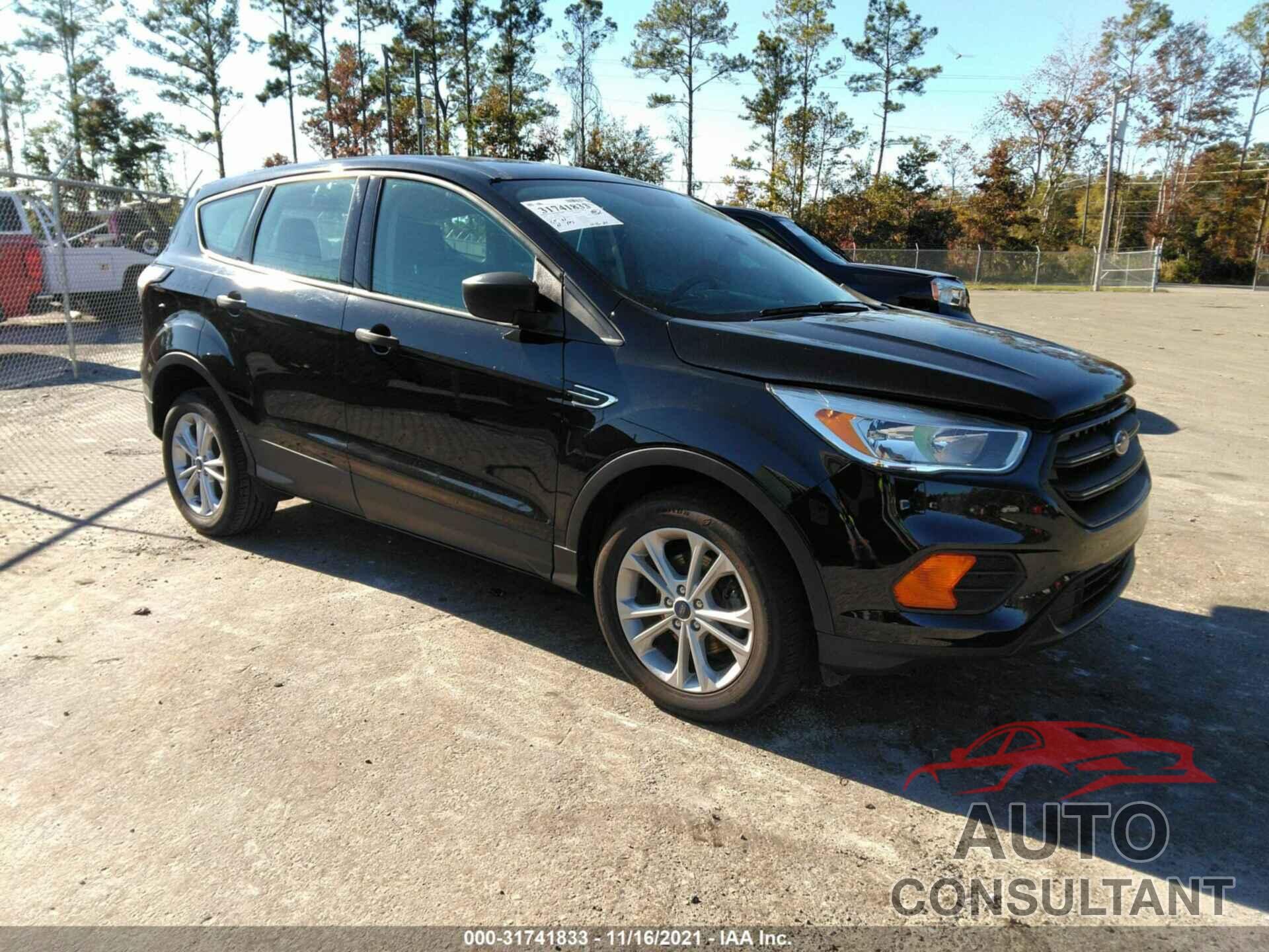FORD ESCAPE 2017 - 1FMCU0F75HUD58135