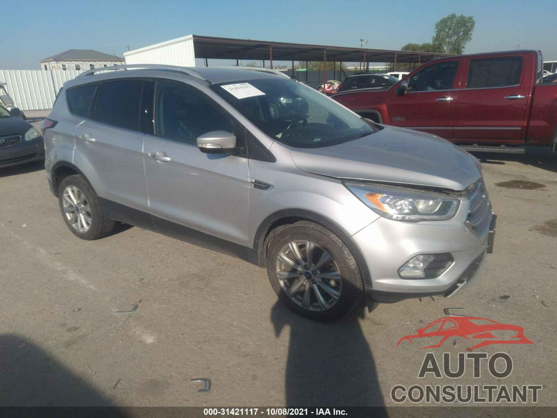 FORD ESCAPE 2017 - 1FMCU9J90HUD60260
