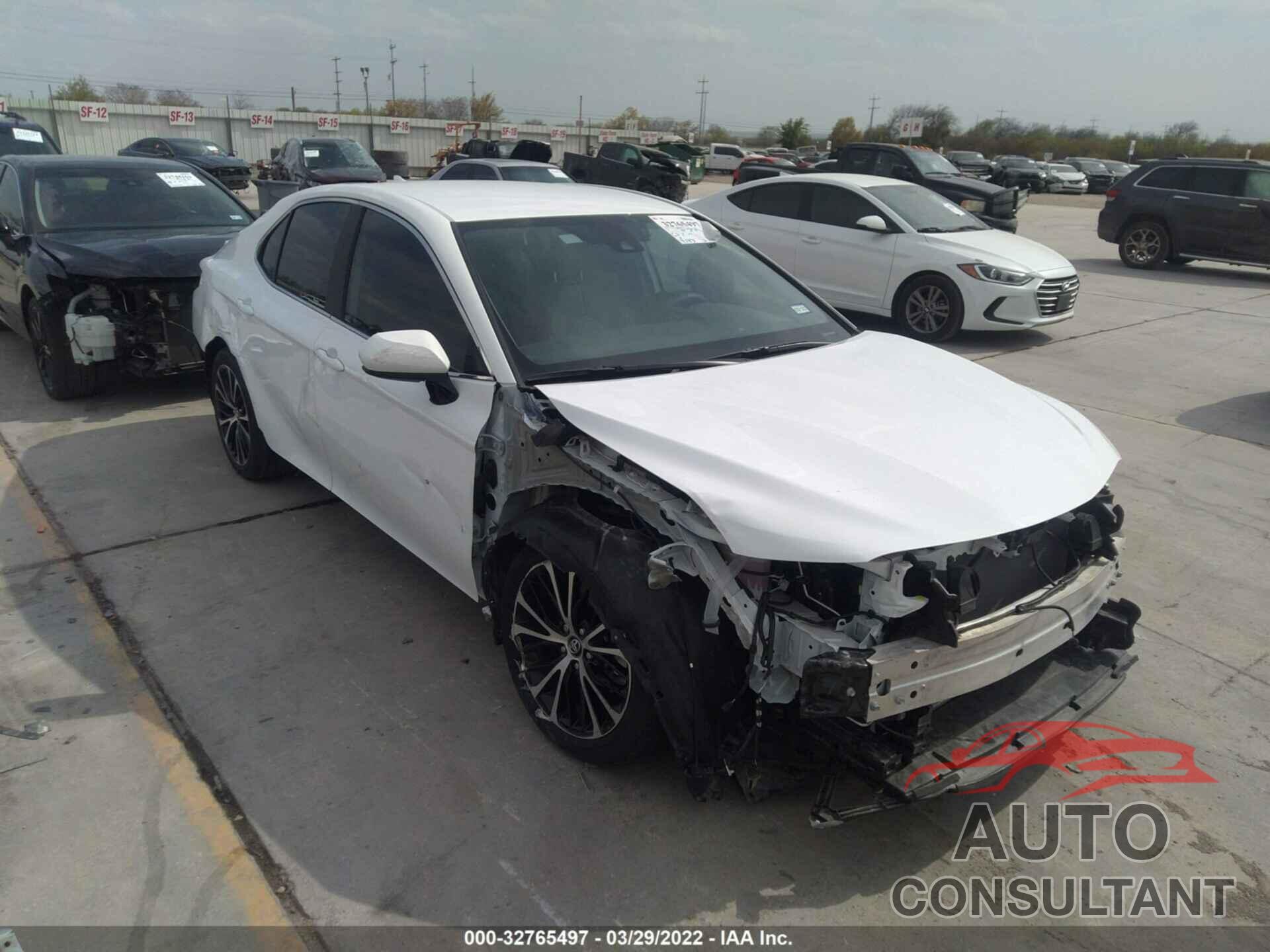 TOYOTA CAMRY 2020 - 4T1G11AK0LU933231