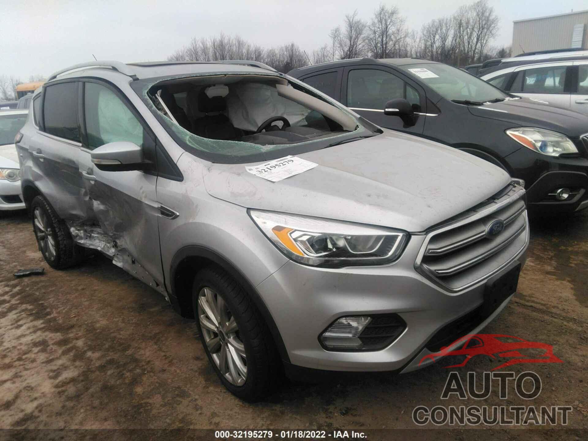 FORD ESCAPE 2017 - 1FMCU9J97HUB76045