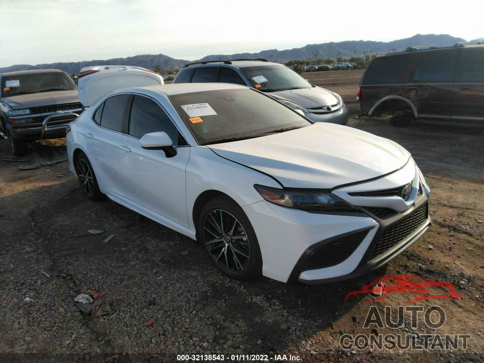 TOYOTA CAMRY 2021 - 4T1G11AK8MU483295