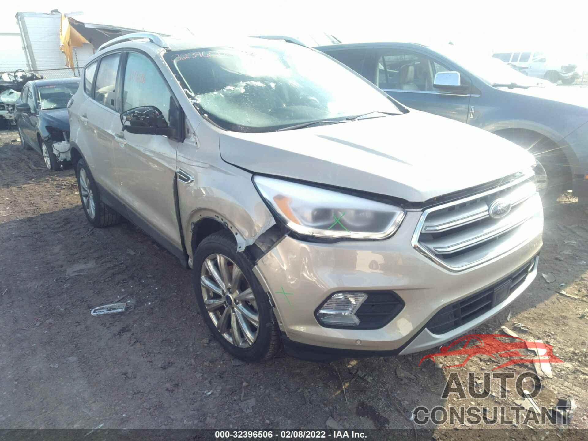 FORD ESCAPE 2017 - 1FMCU9J95HUE00543
