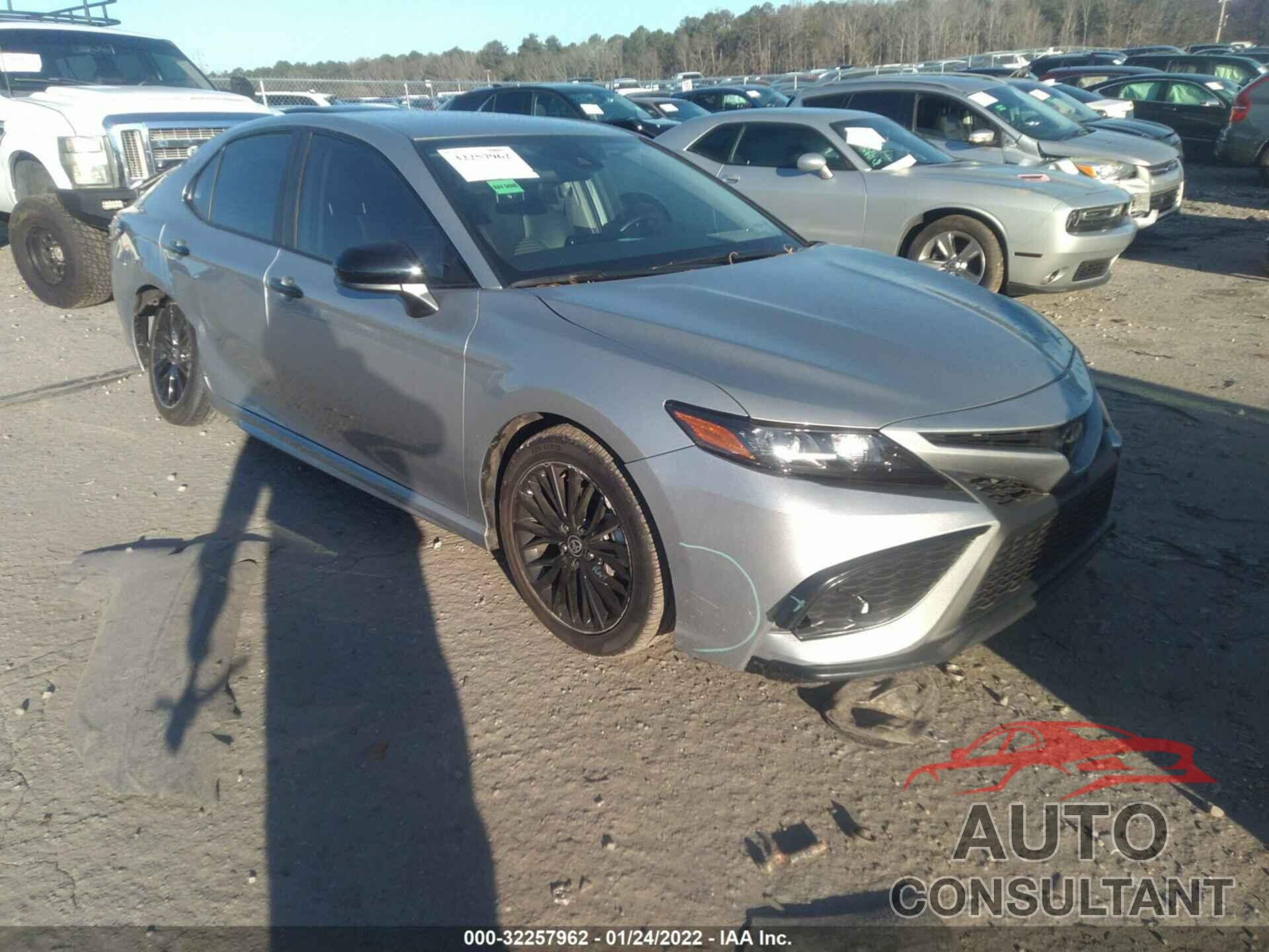 TOYOTA CAMRY 2021 - 4T1G11AK1MU428218