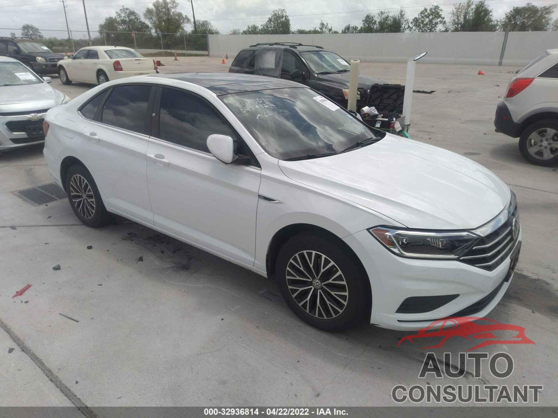 VOLKSWAGEN JETTA 2019 - 3VWE57BU5KM193131