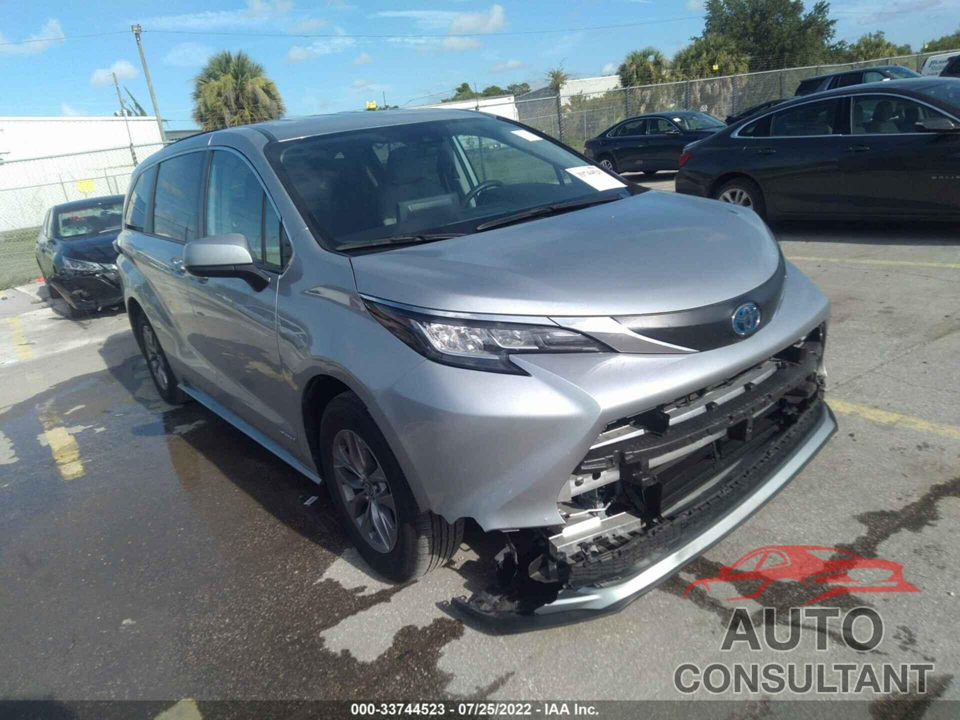 TOYOTA SIENNA 2021 - 5TDKRKEC2MS043383