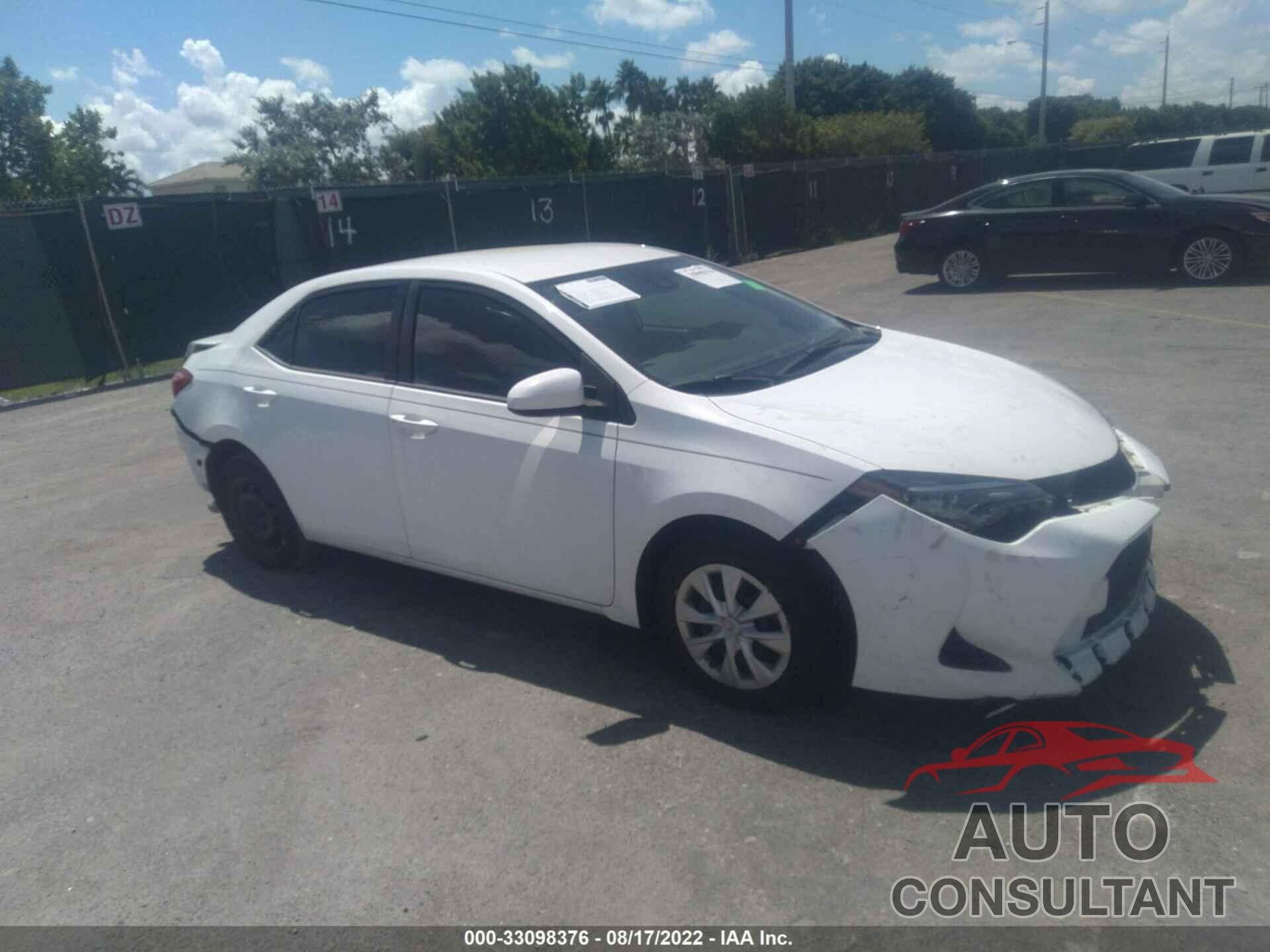 TOYOTA COROLLA 2018 - 2T1BURHE8JC049570