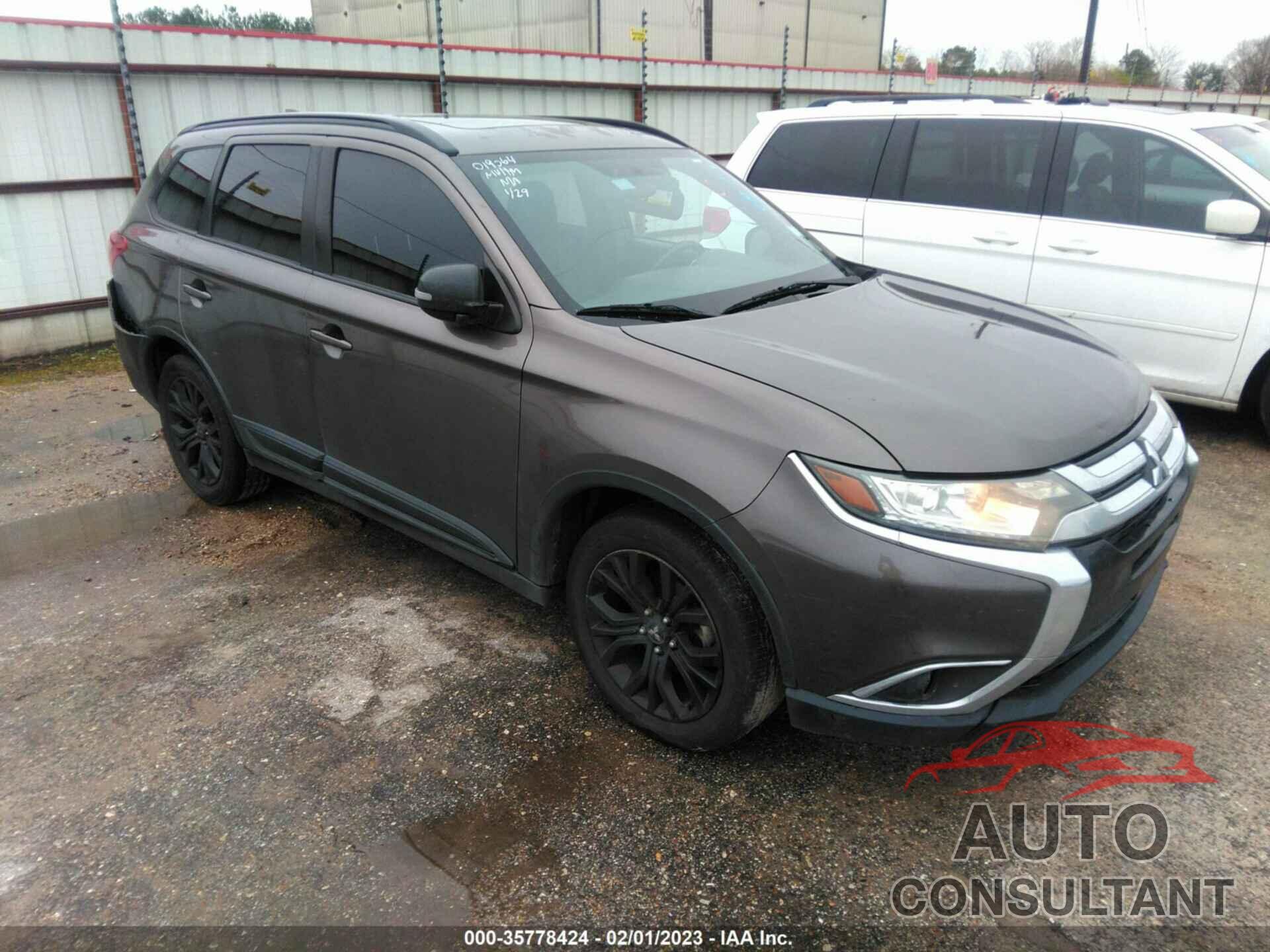 MITSUBISHI OUTLANDER 2018 - JA4AD3A34JZ019564
