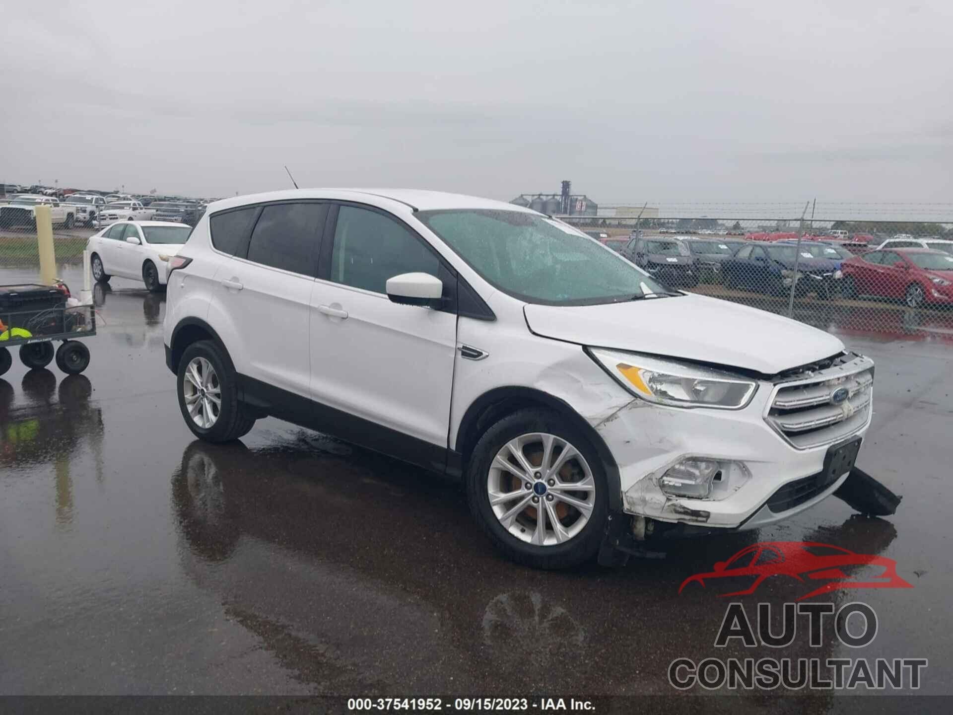 FORD ESCAPE 2017 - 1FMCU0GD3HUE96003