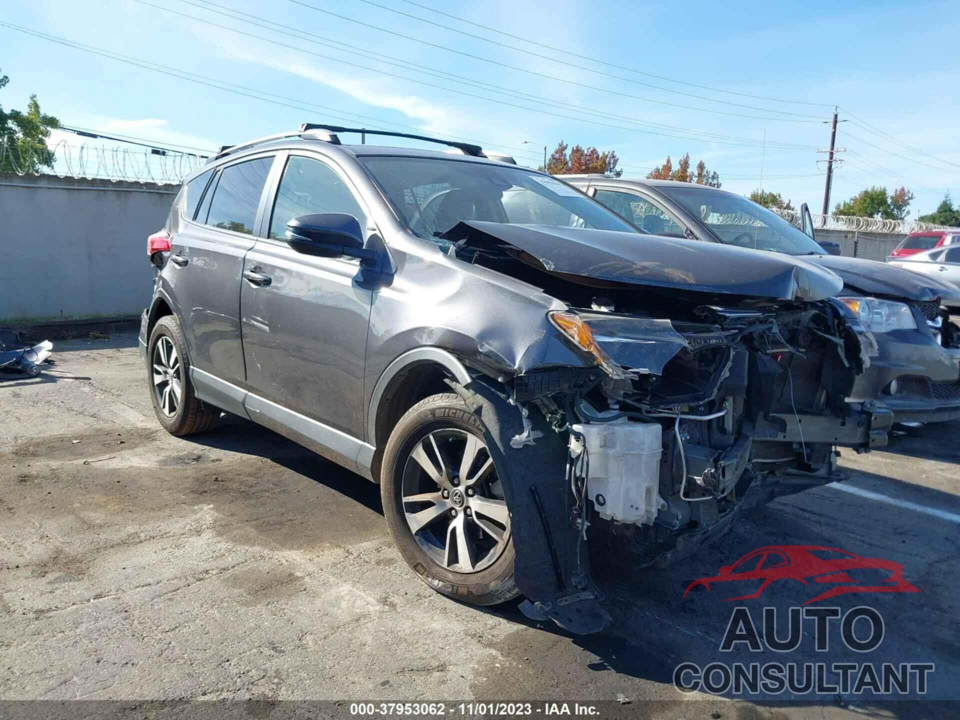 TOYOTA RAV4 2017 - JTMWFREV8HJ702526