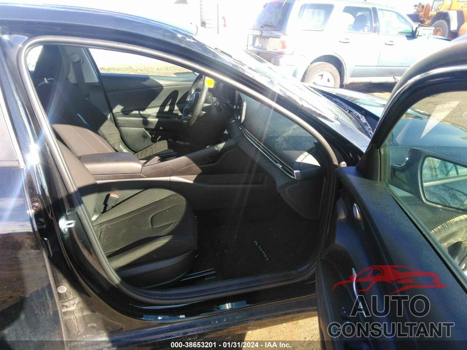 HYUNDAI ELANTRA 2023 - KMHLM4AG2PU535494