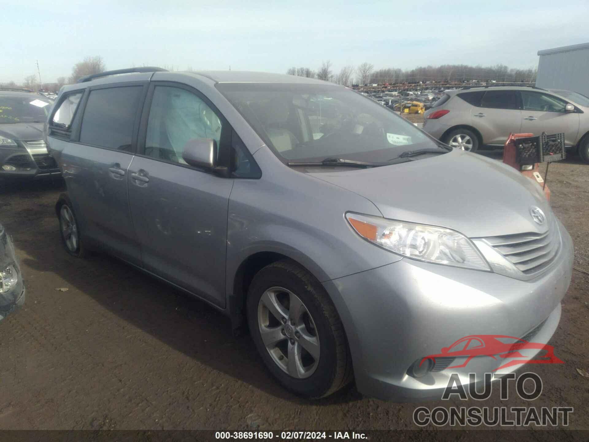 TOYOTA SIENNA 2017 - 5TDKZ3DC2HS895522