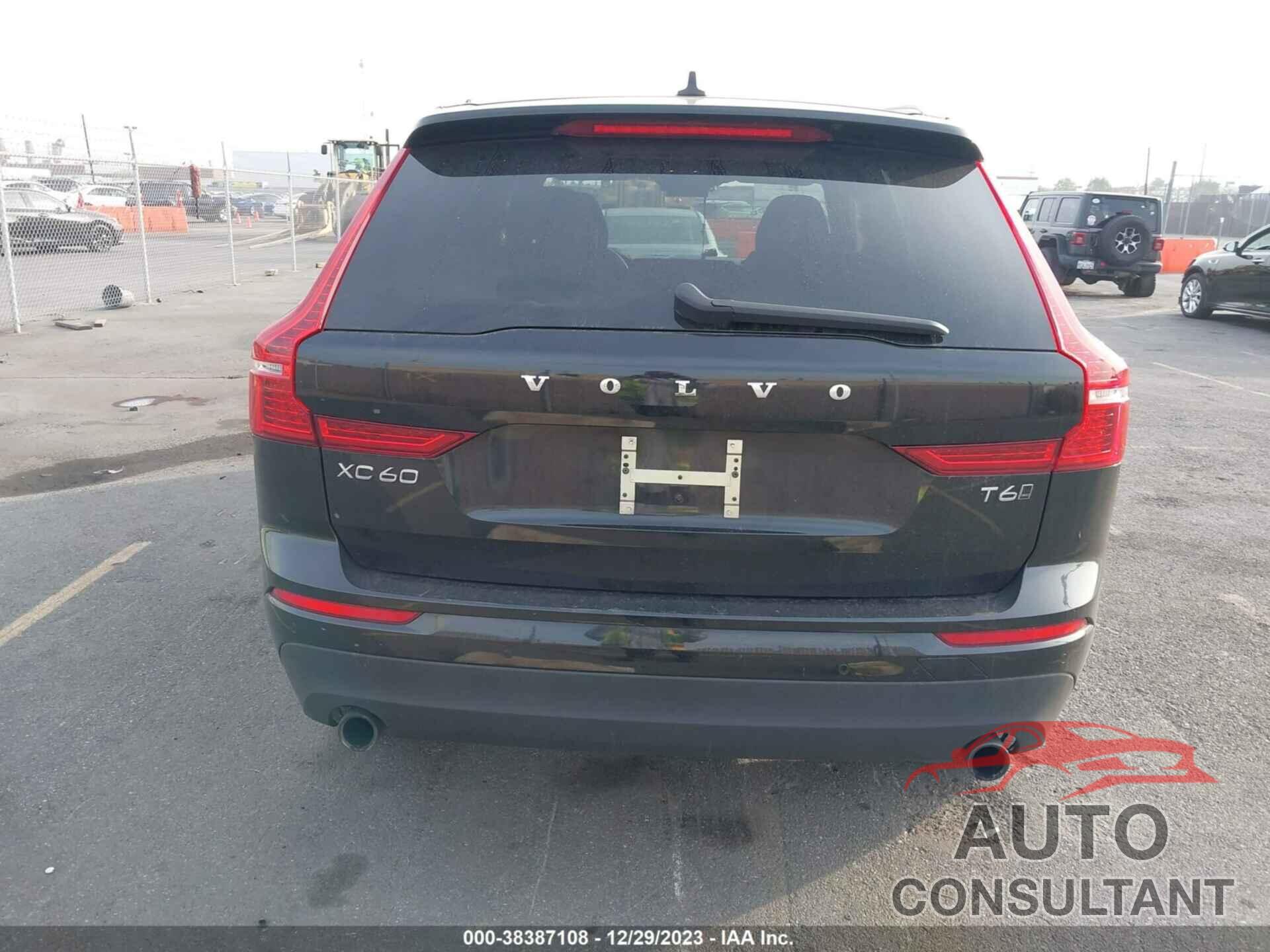 VOLVO XC60 2018 - YV4A22RK8J1059806