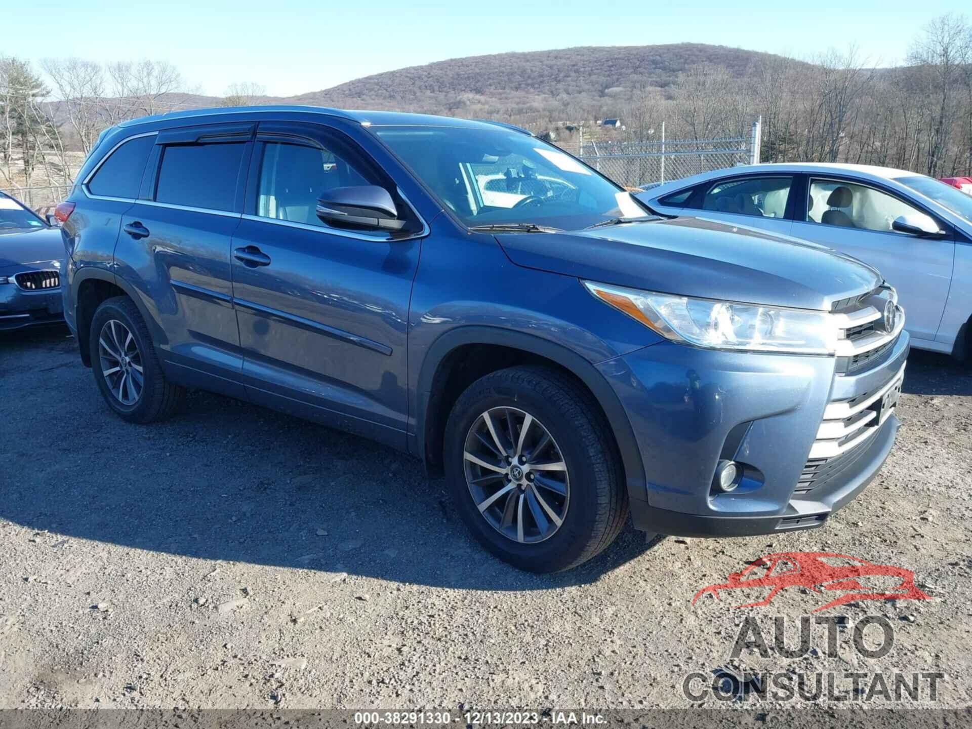 TOYOTA HIGHLANDER 2018 - 5TDJZRFH5JS862978